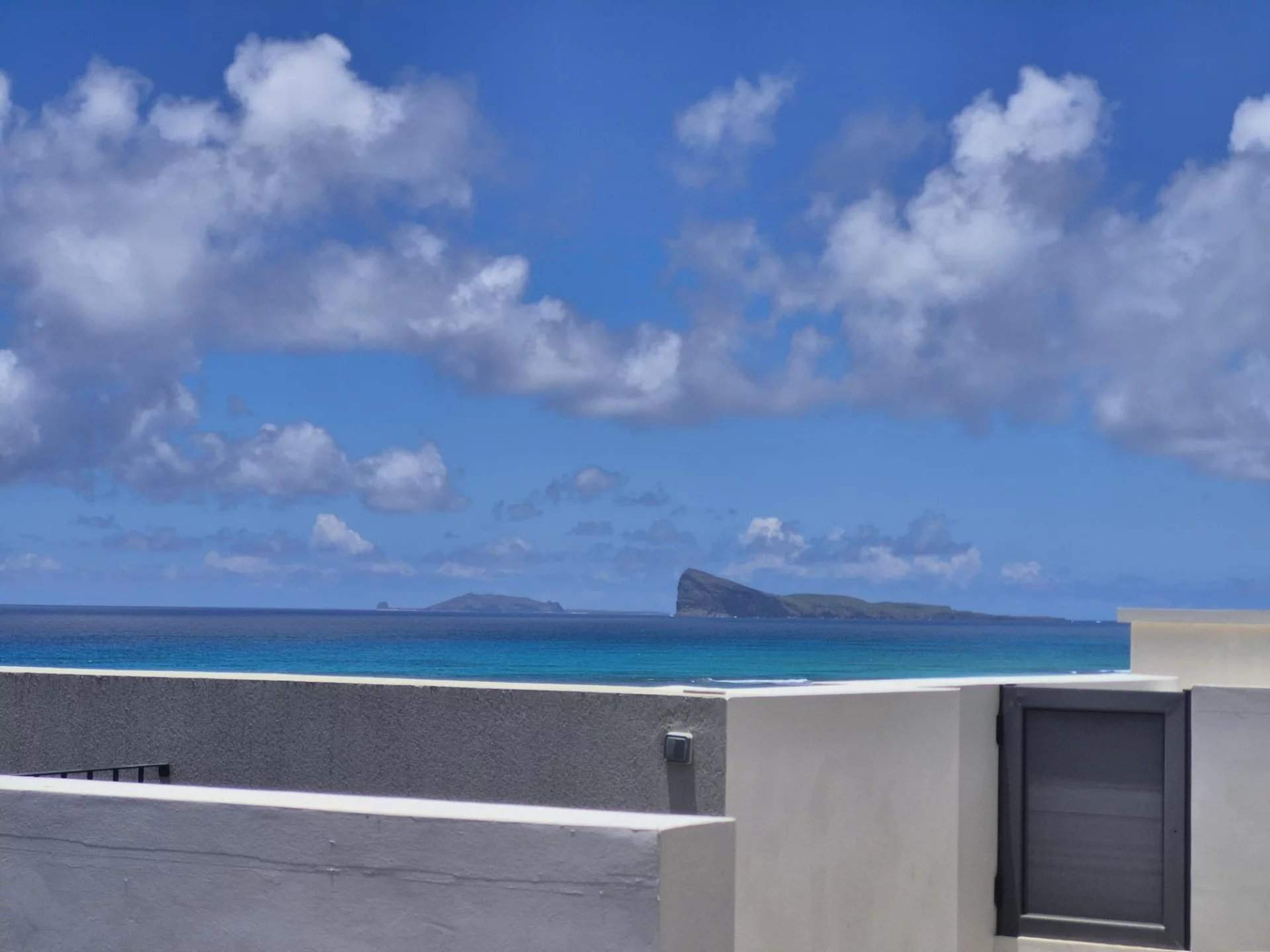 Grand Baie  - Penthouse 3 Bedrooms - picture 1