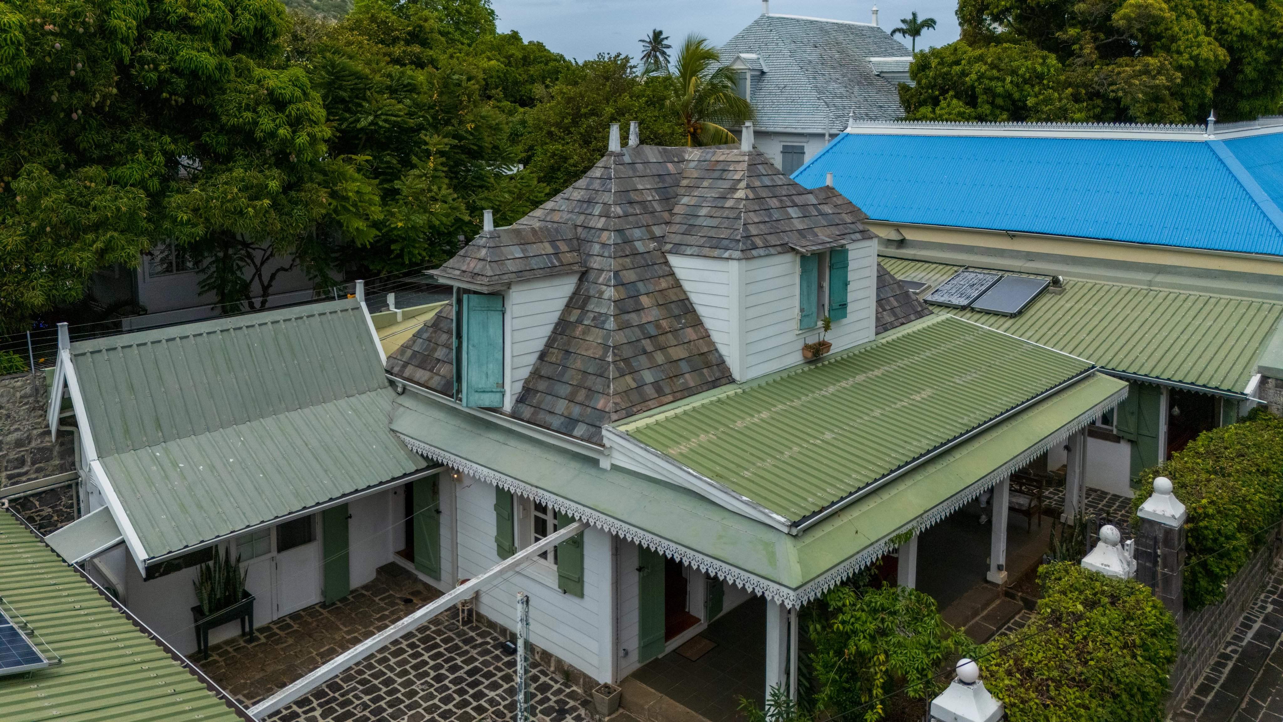 Port Louis  - Maison 7 Pi&egrave;ces 2 Chambres - picture 1