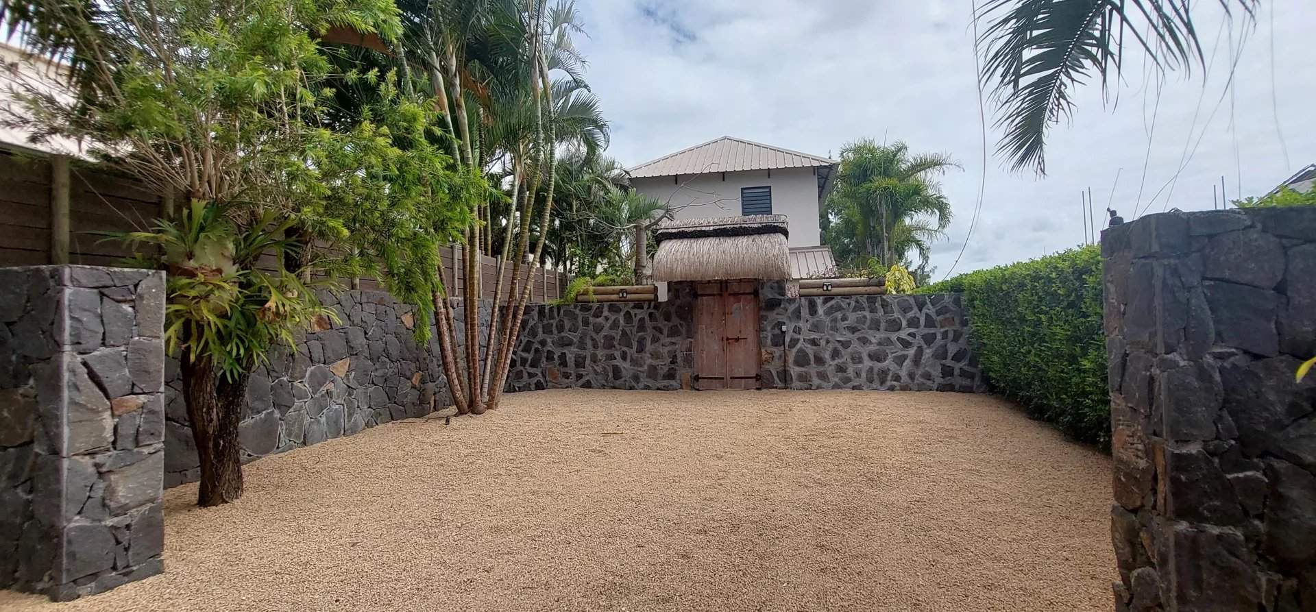 Beau Vallon  - Maison 5 Pi&egrave;ces 4 Chambres - picture 16