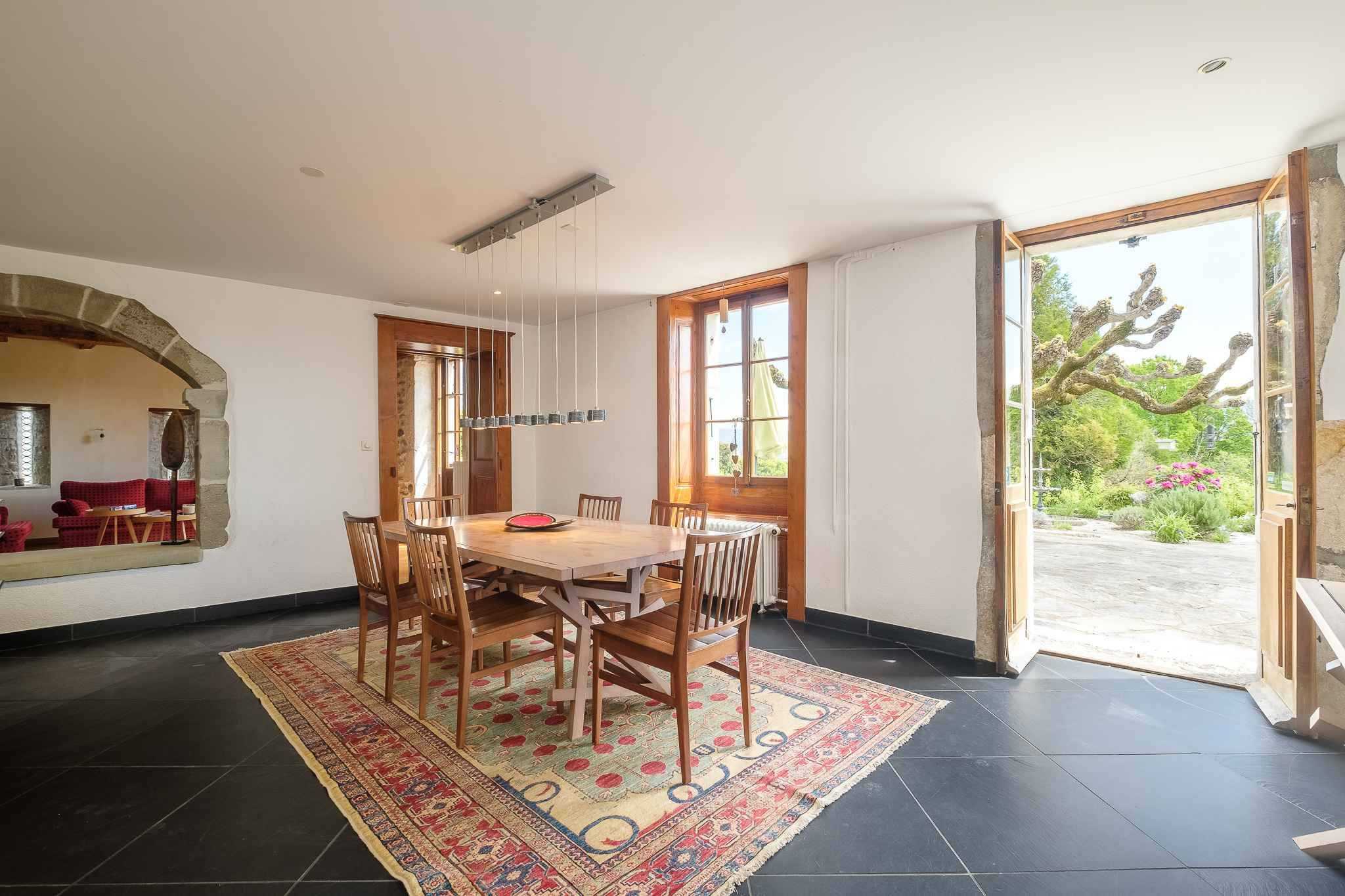 Satigny  - House 9 Bedrooms