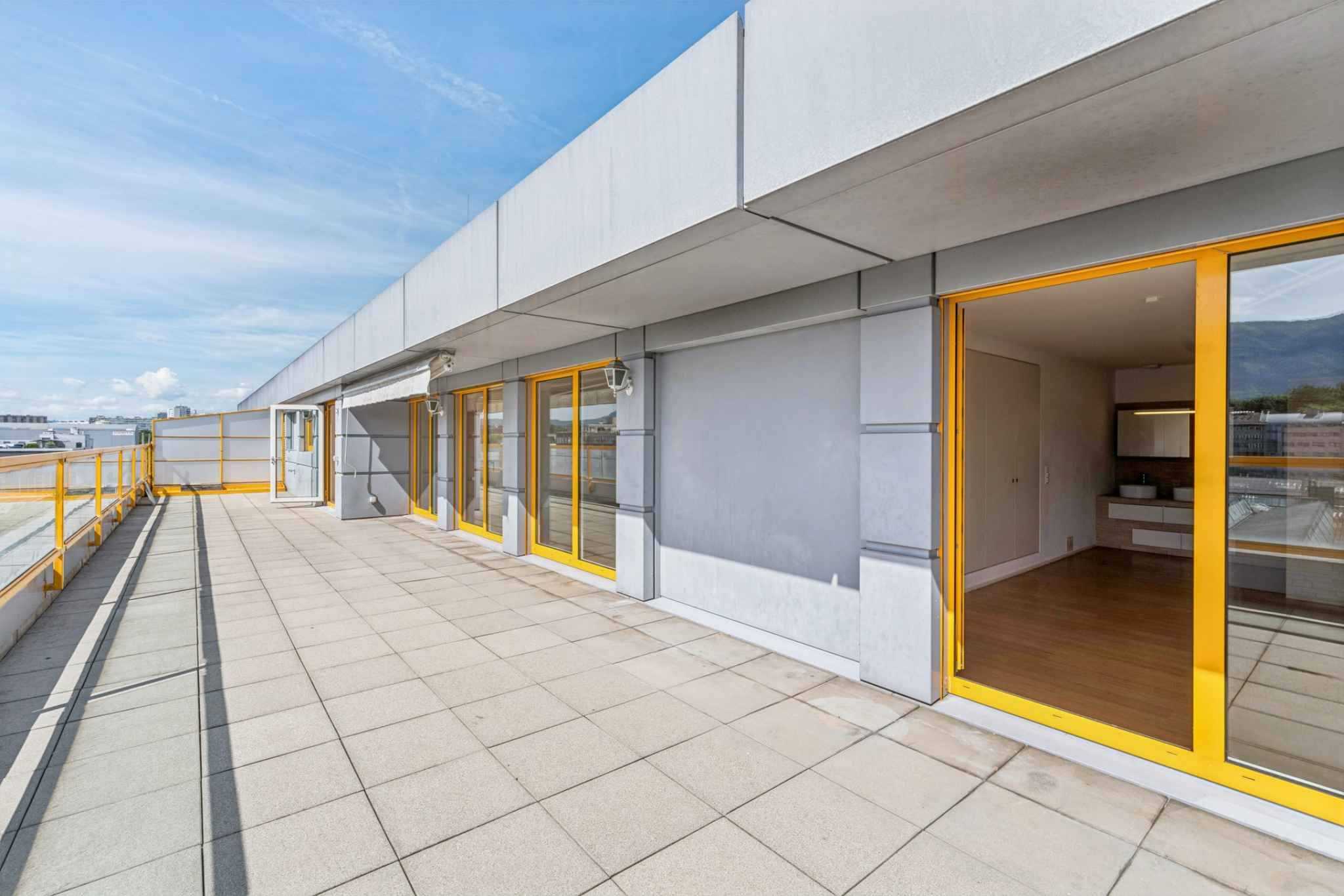 Carouge GE  - Attique 4.0 Pi&egrave;ces 2 Chambres