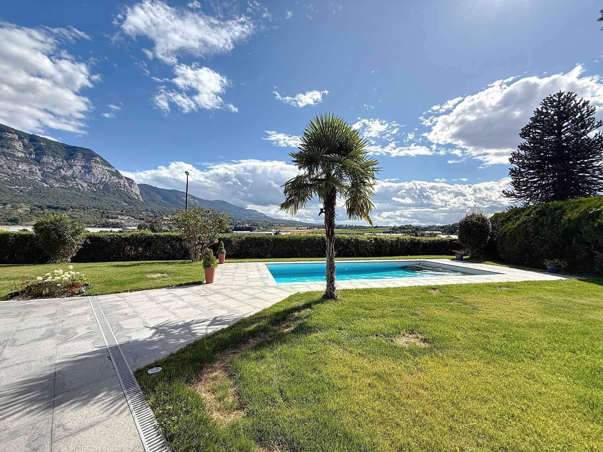 Vessy  - House 5 Bedrooms - picture 1