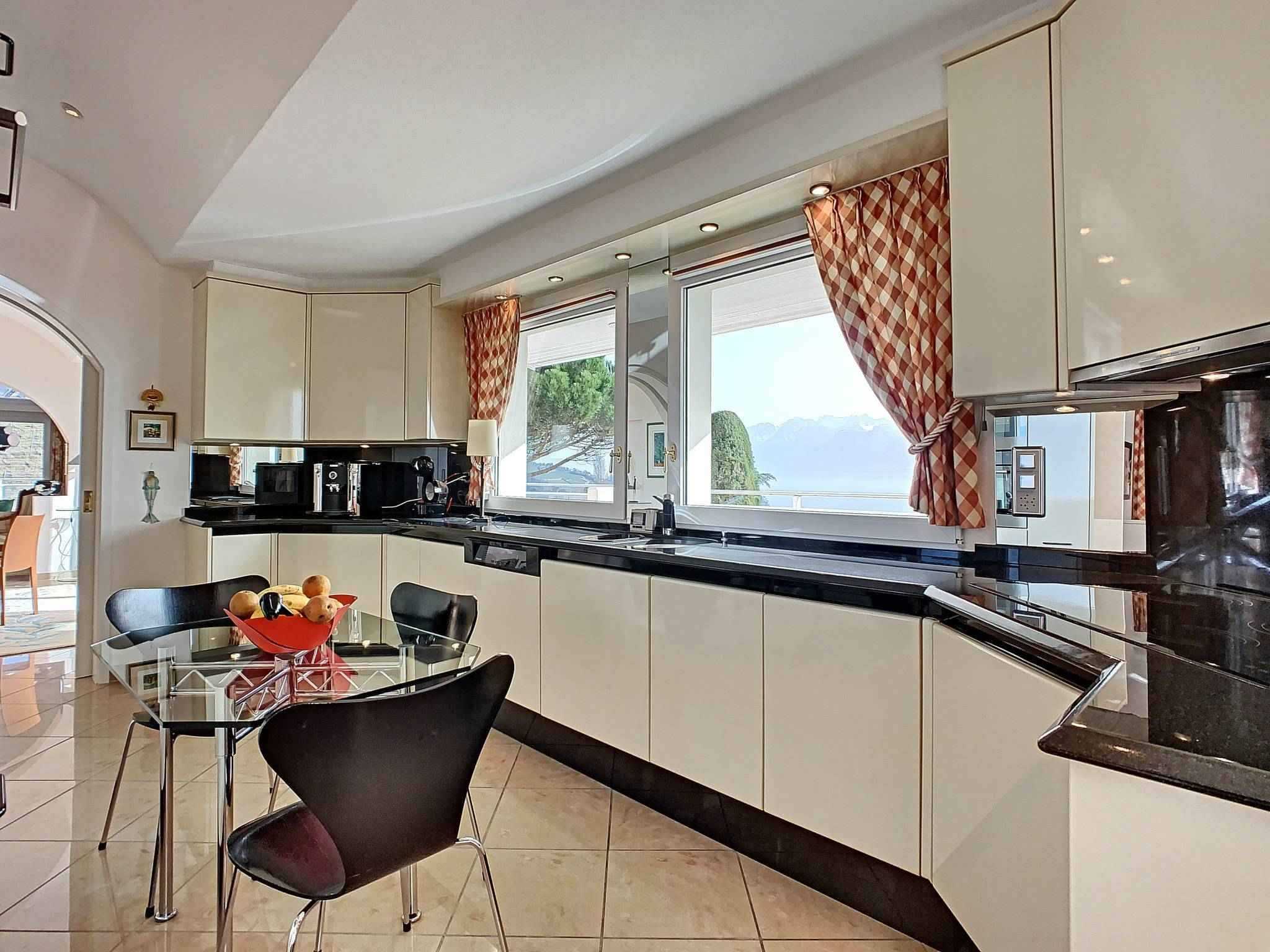 Lutry  - House 6 Bedrooms