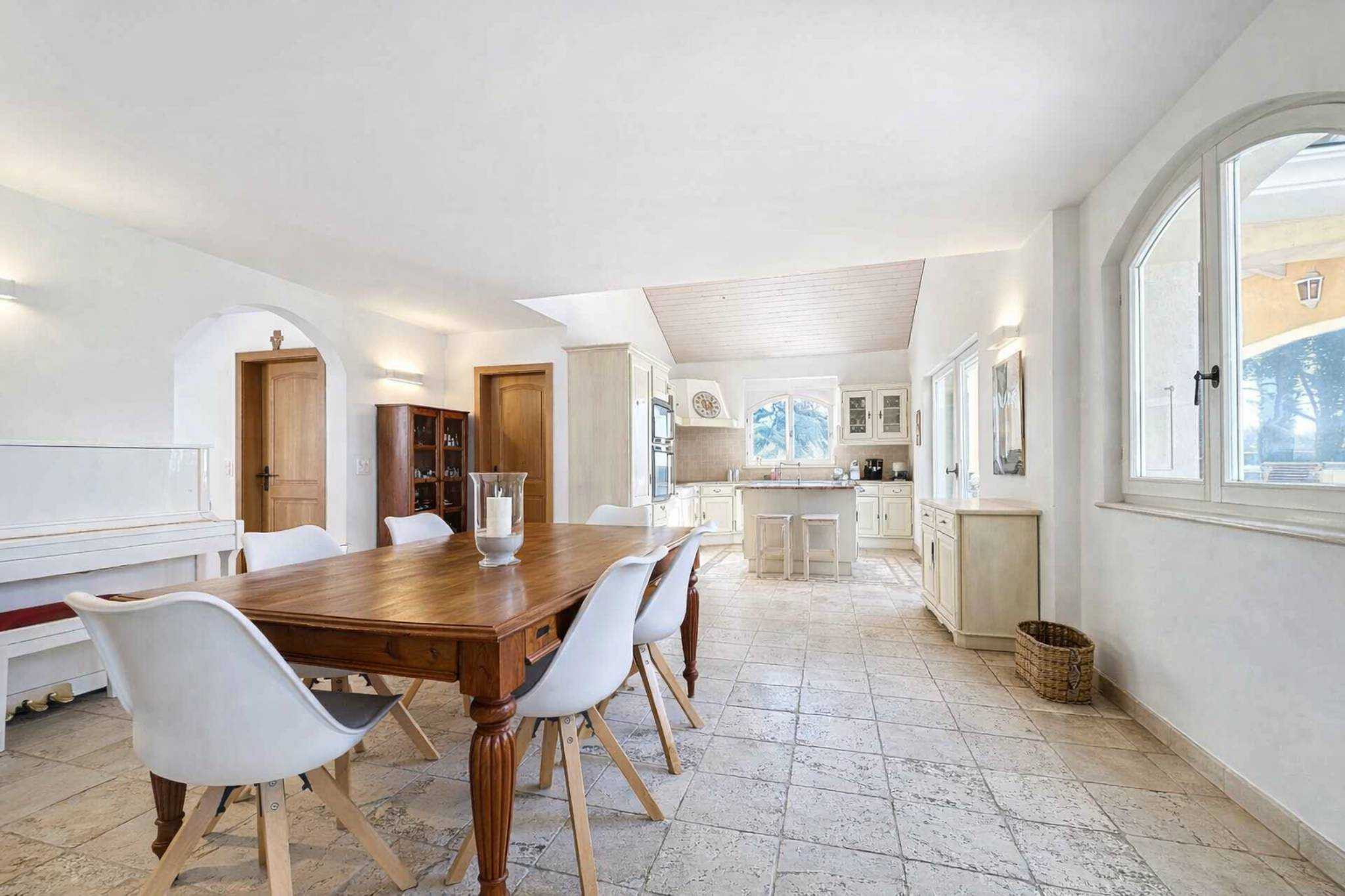 Jouxtens-Mézery  - Maison 7.5 Pi&egrave;ces 5 Chambres