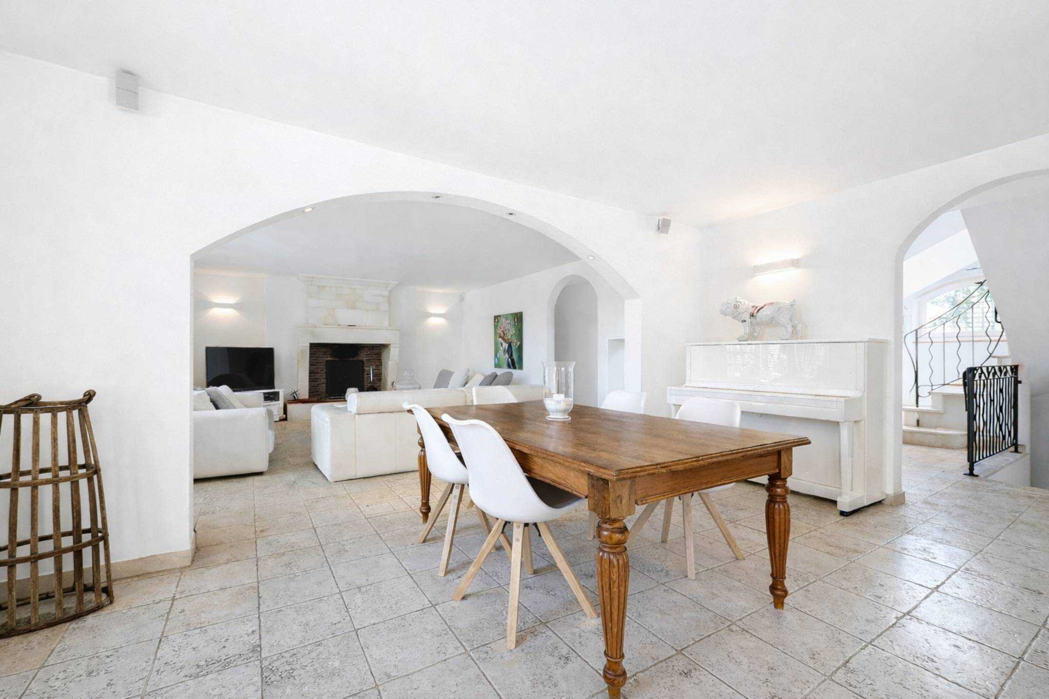 Jouxtens-Mézery  - Maison 7.5 Pi&egrave;ces 5 Chambres