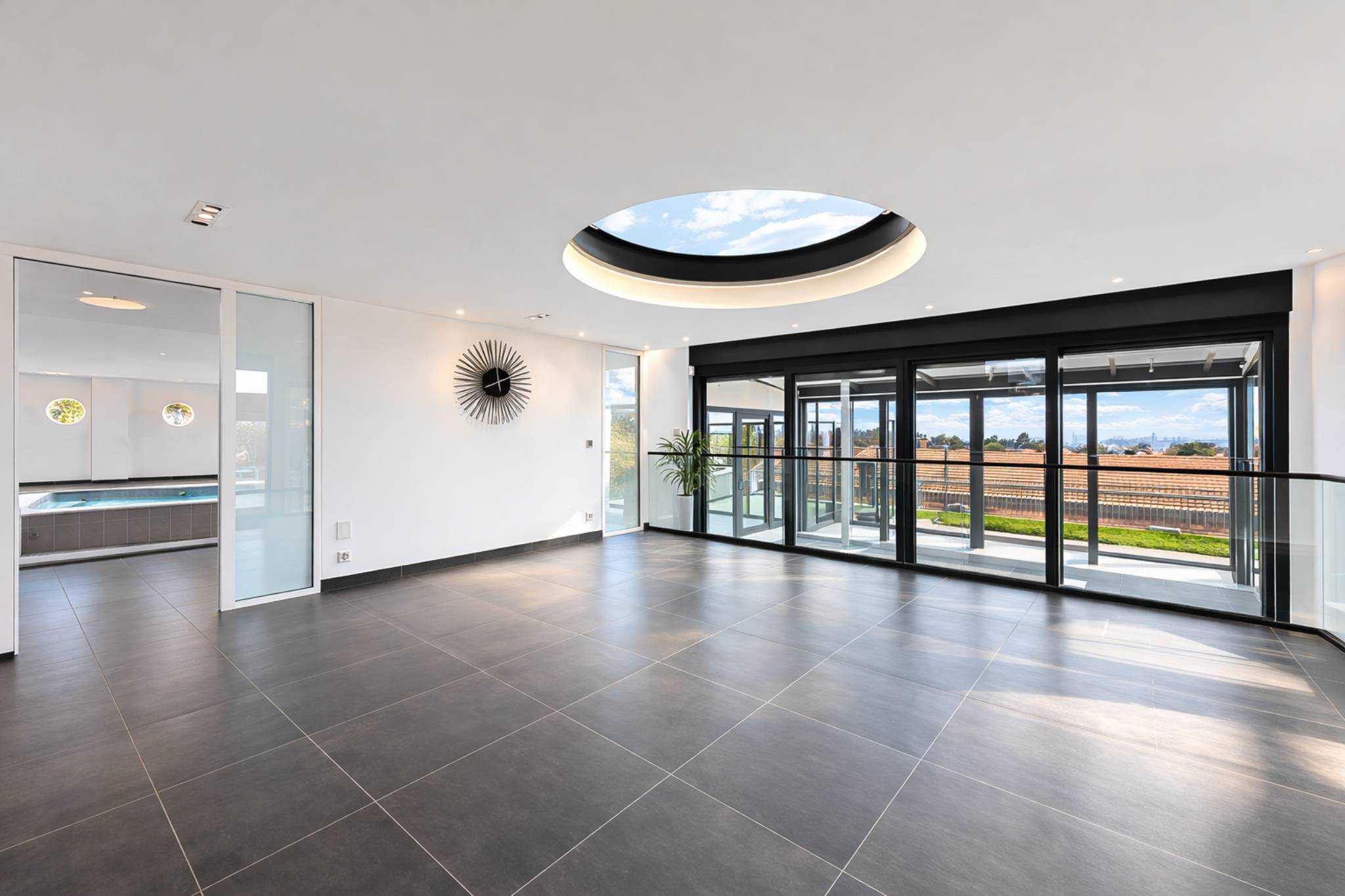 1029  - Maison 8.5 Pi&egrave;ces 5 Chambres