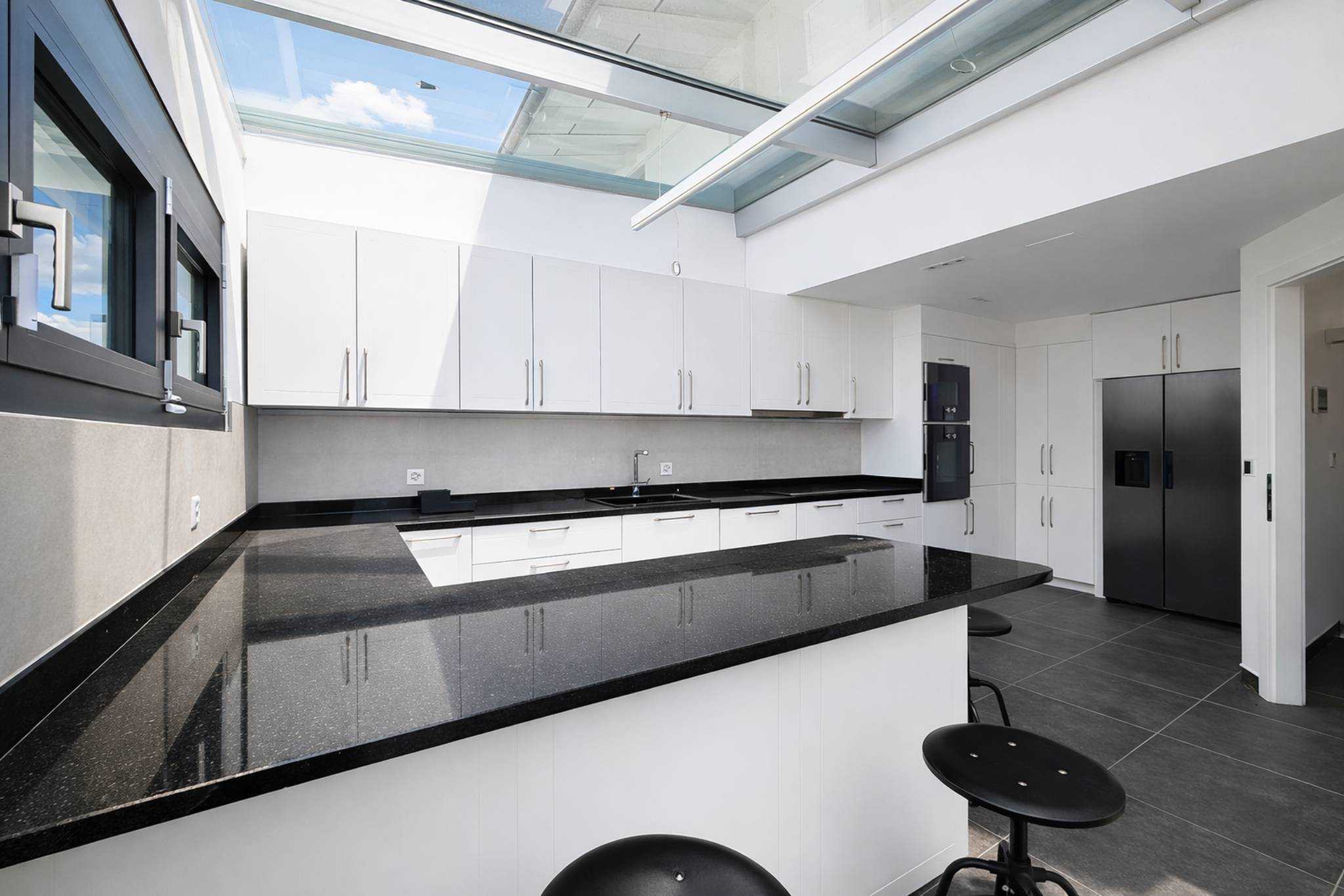 1029  - Maison 8.5 Pi&egrave;ces 5 Chambres