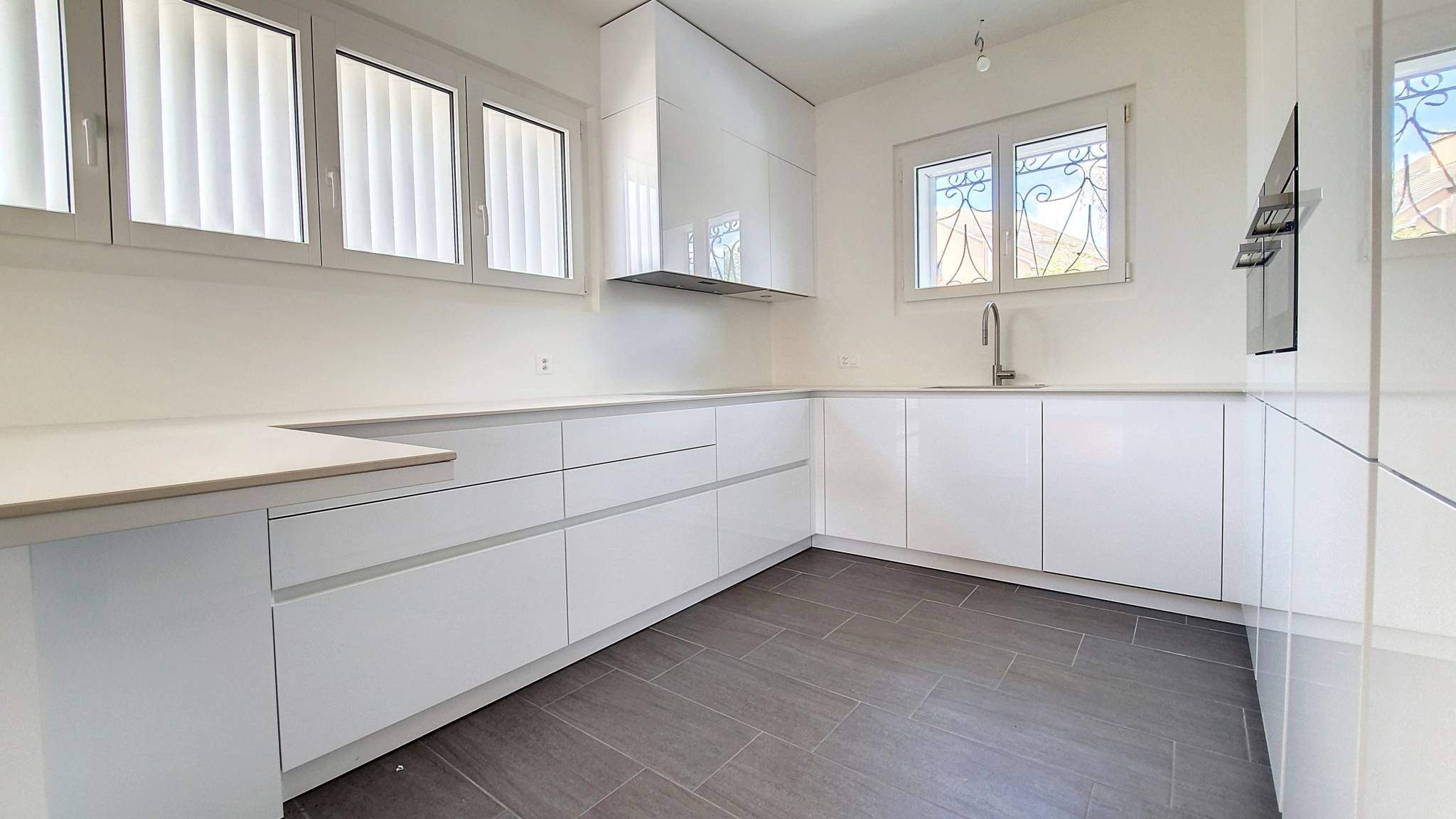 Le Mont-sur-Lausanne  - House 7 Bedrooms - picture 5