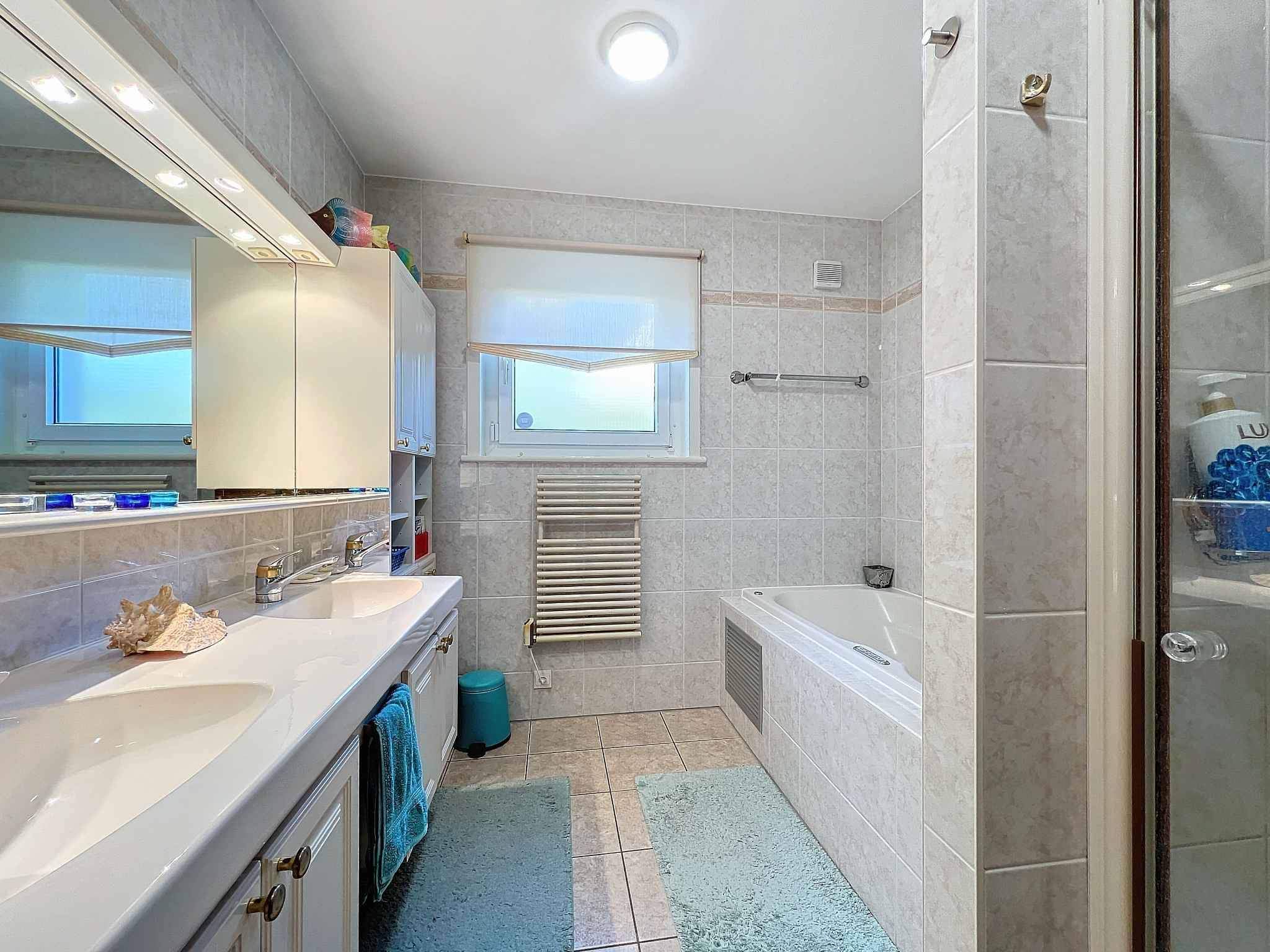 Jouxtens-Mézery  - Maison 7.5 Pi&egrave;ces 5 Chambres - picture 8