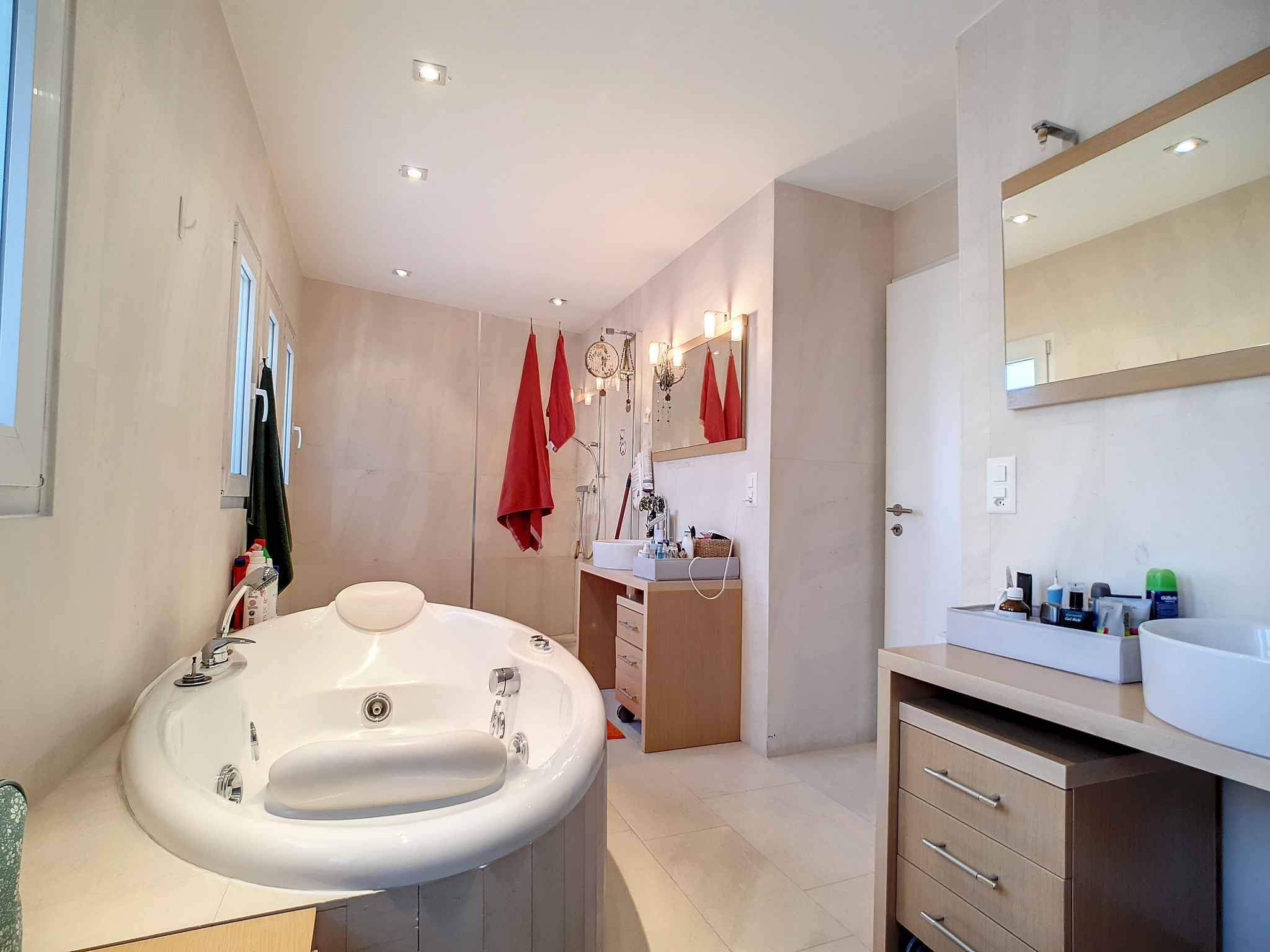 Le Mont-sur-Lausanne  - House 6 Bedrooms - picture 12