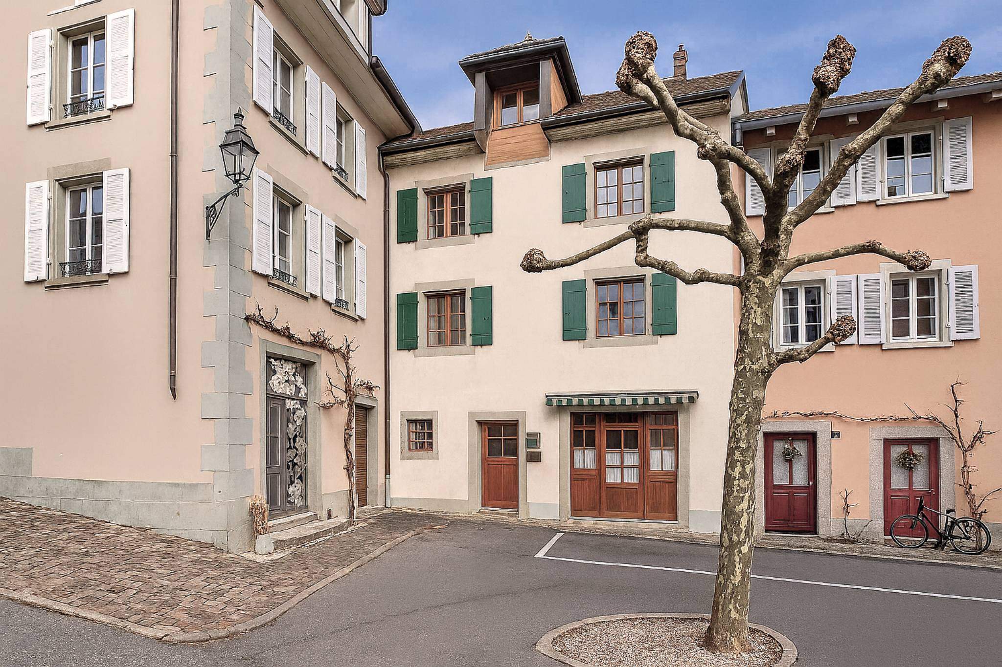 Cully  - House 7 Bedrooms - picture 1