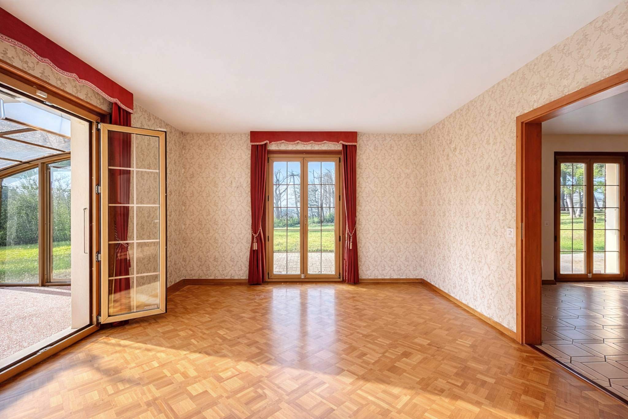 Romanel-sur-Lausanne  - Maison 7.5 Pi&egrave;ces 4 Chambres - picture 5