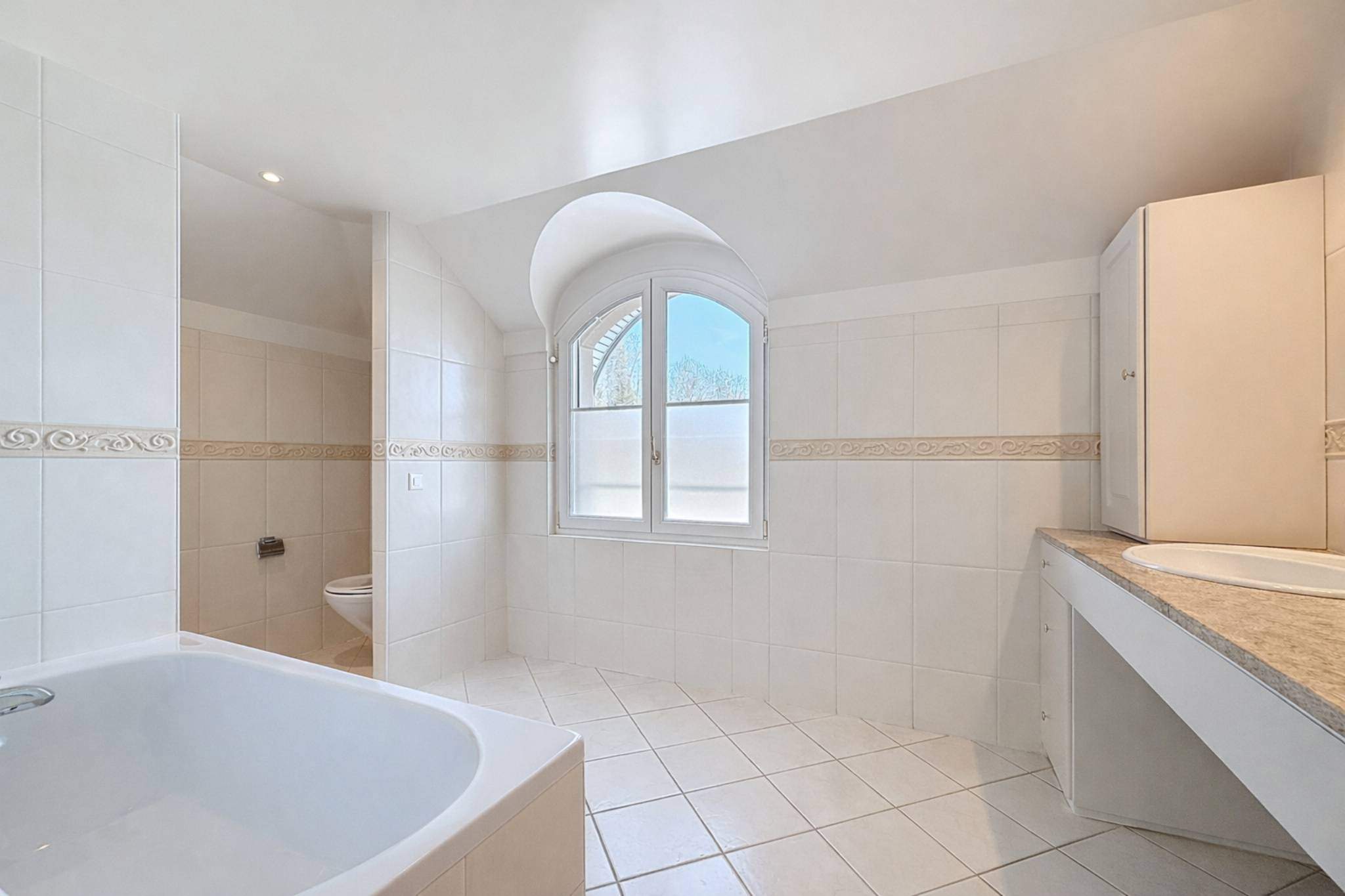 Lutry  - Maison 12.5 Pi&egrave;ces 9 Chambres - picture 12