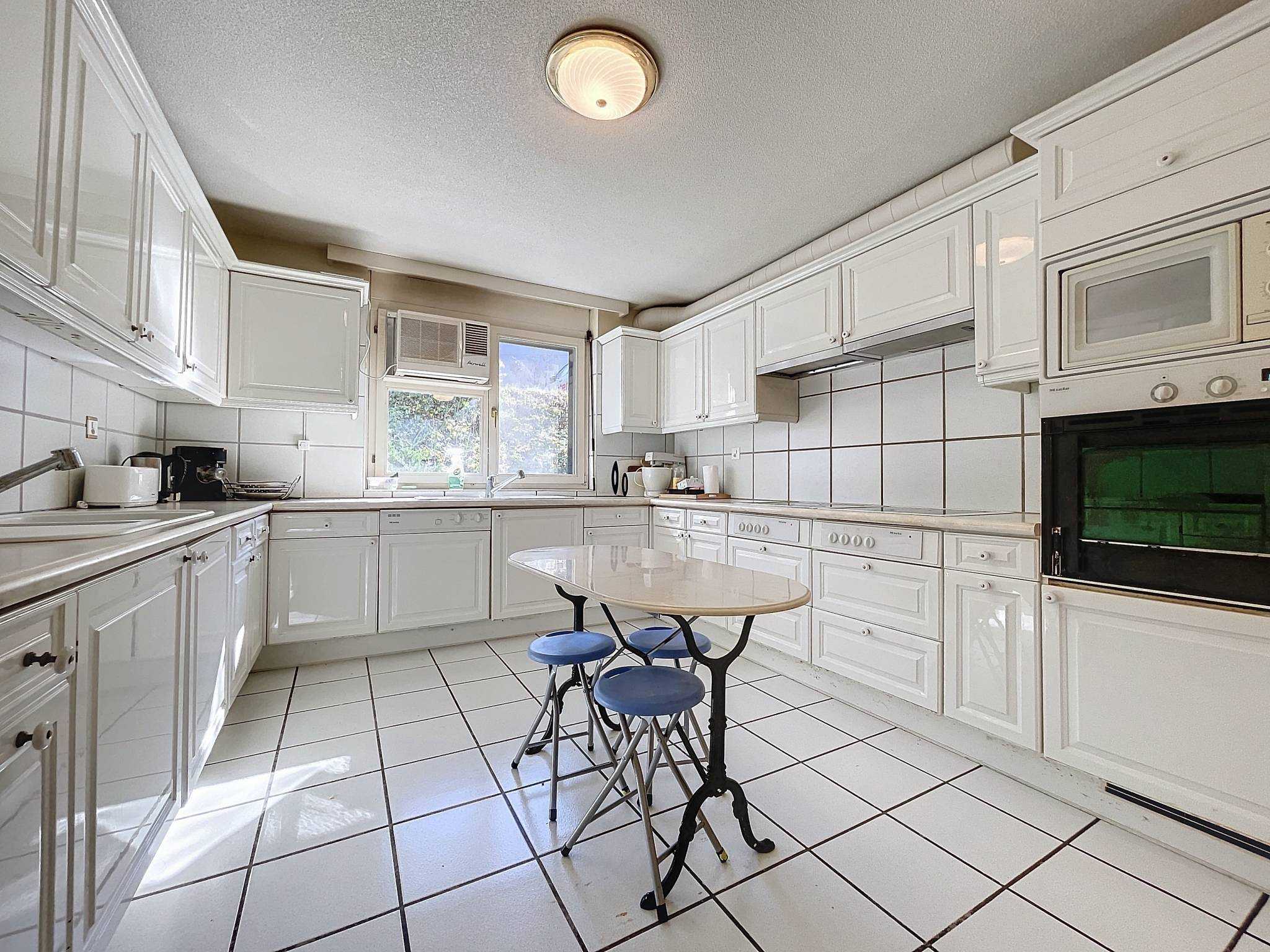 Villeneuve  - Apartment 8 Bedrooms