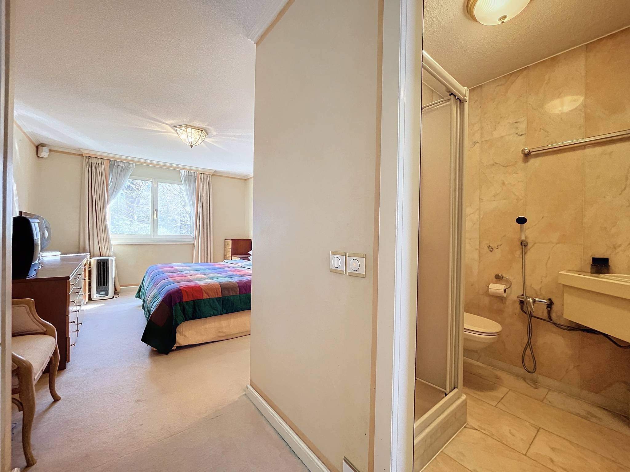 Villeneuve  - Apartment 8 Bedrooms - picture 10