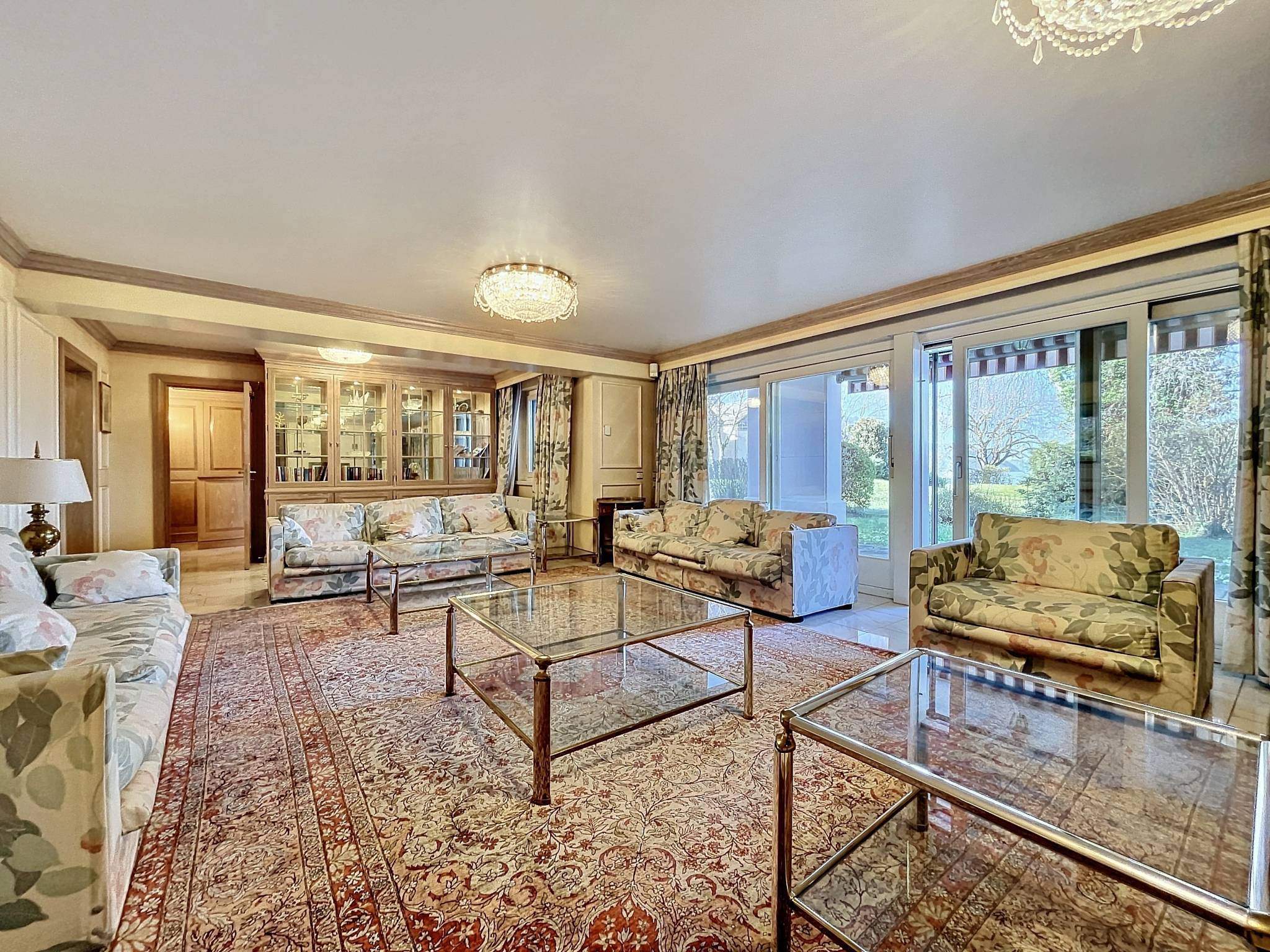 Villeneuve  - Apartment 8 Bedrooms - picture 2