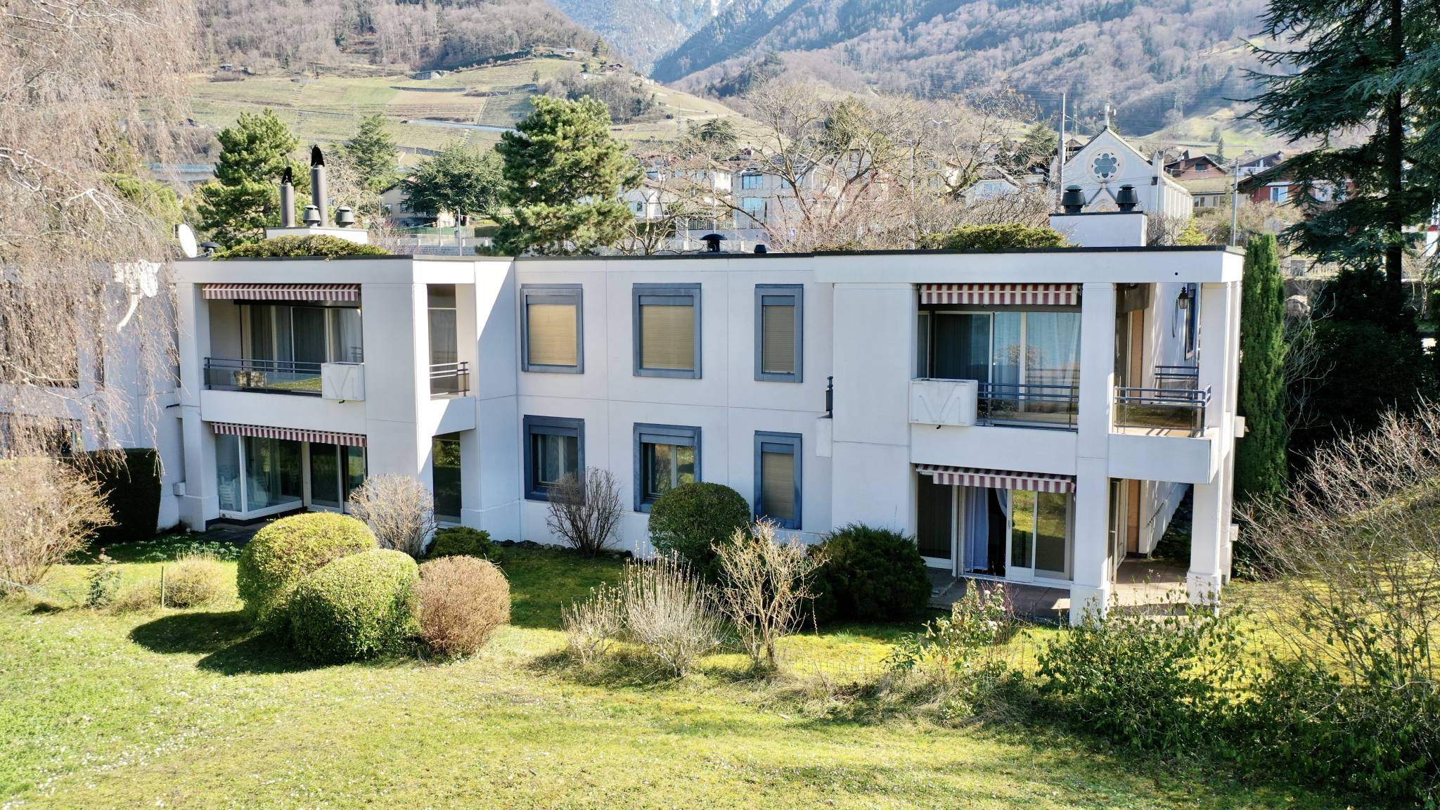 Villeneuve  - Apartment 8 Bedrooms - picture 13