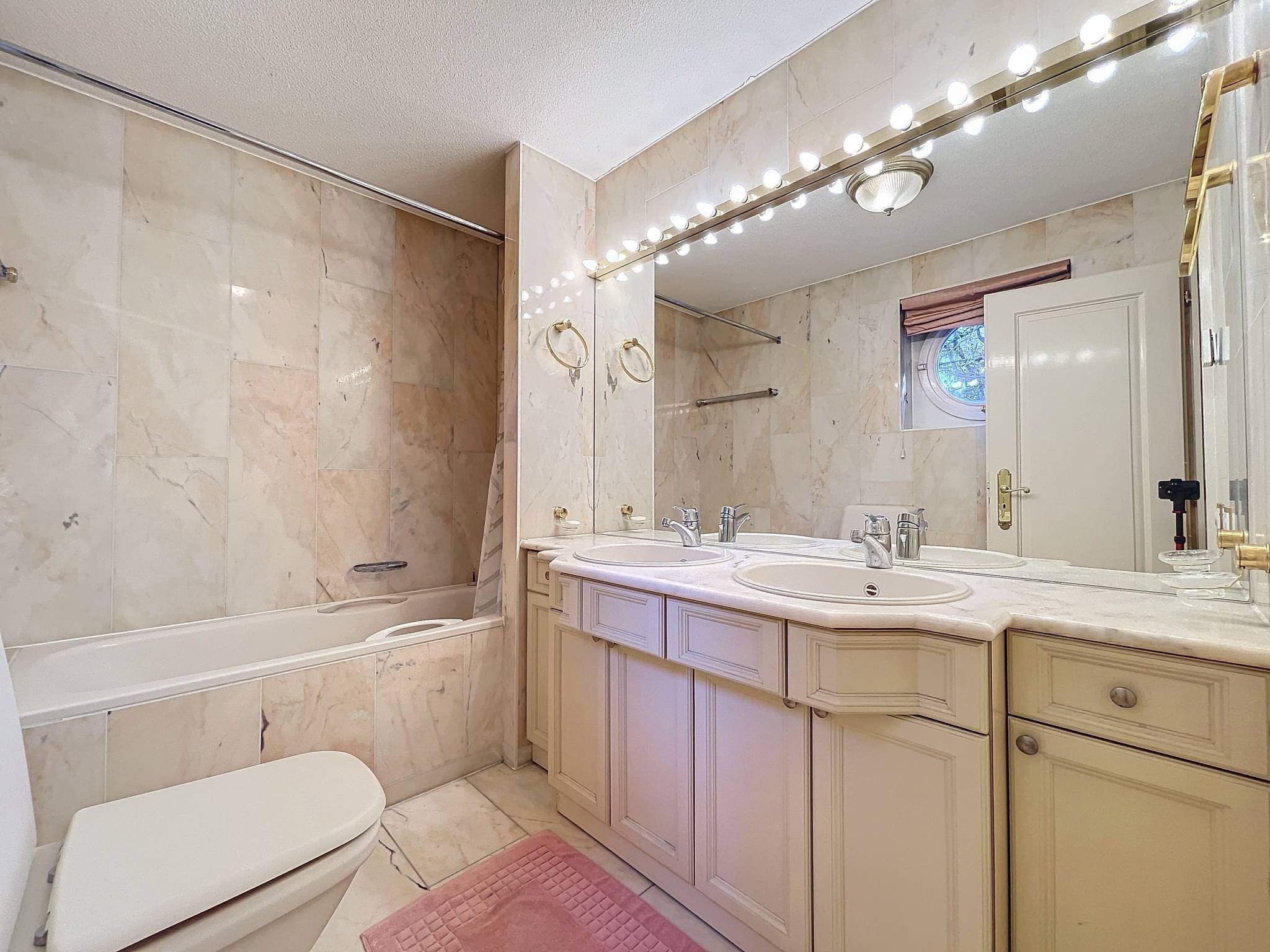 Villeneuve  - Apartment 8 Bedrooms - picture 7