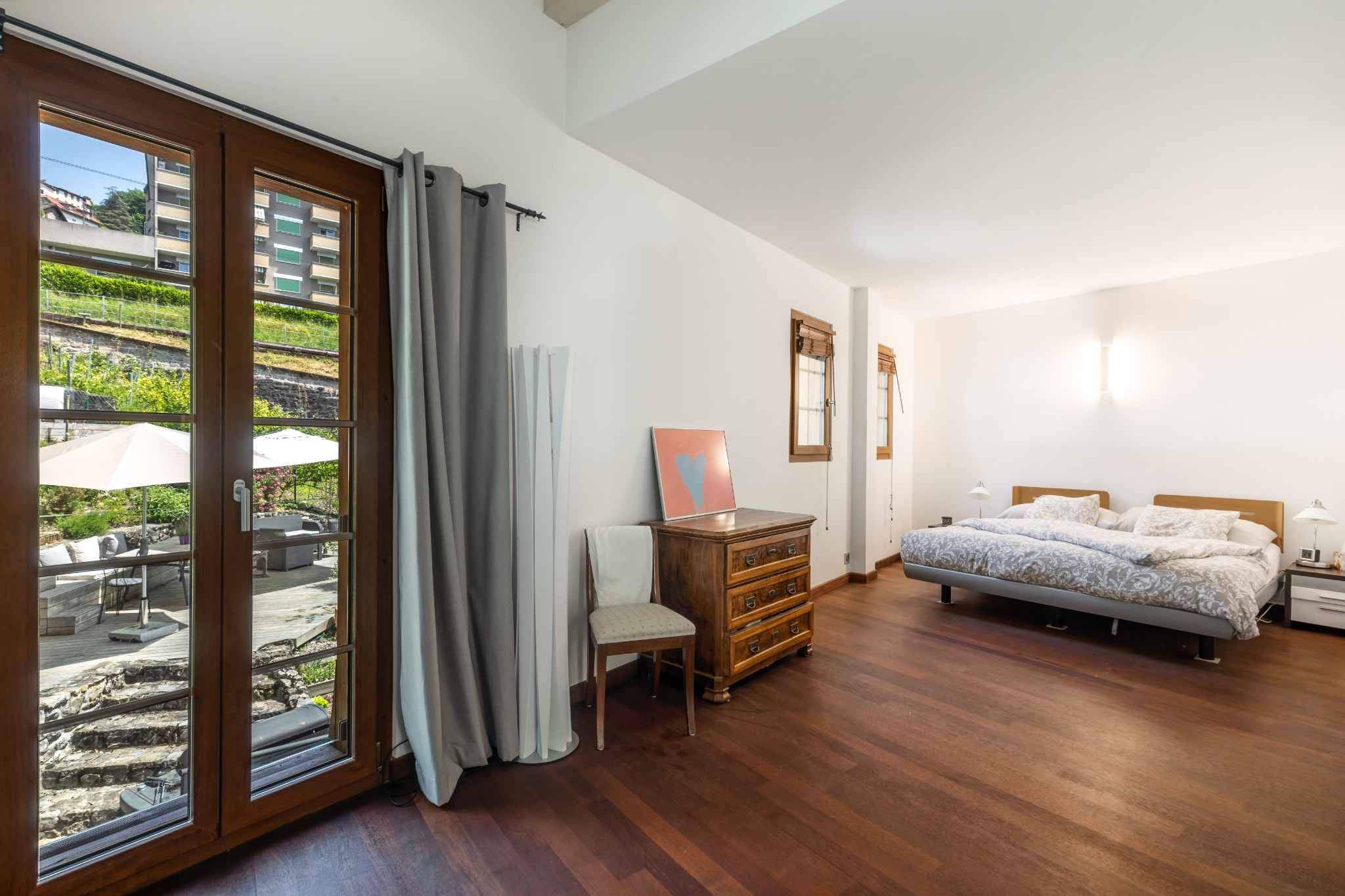 Montreux  - House 5 Bedrooms - picture 7