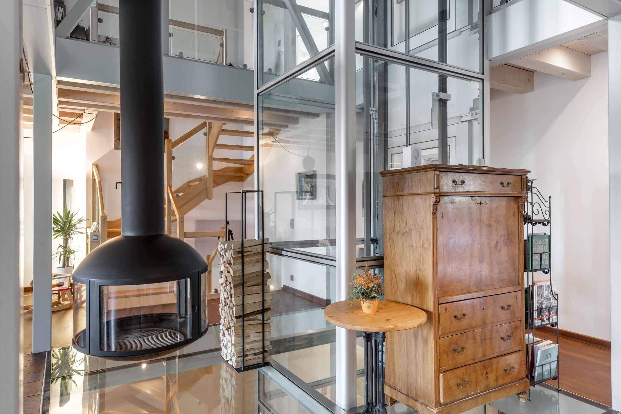 Montreux  - House 5 Bedrooms - picture 1