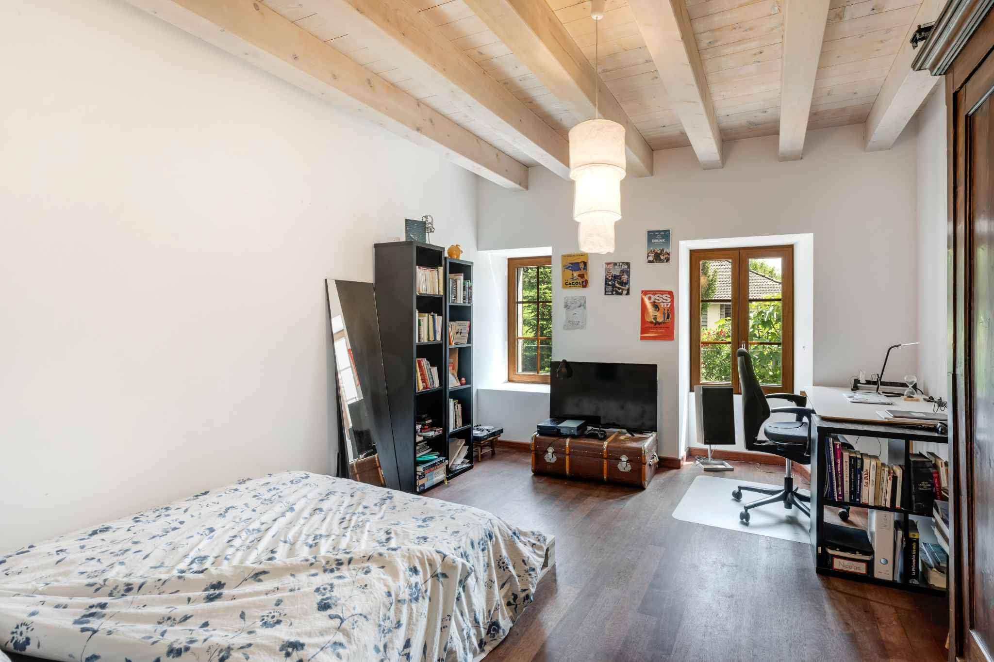 Montreux  - House 5 Bedrooms - picture 10