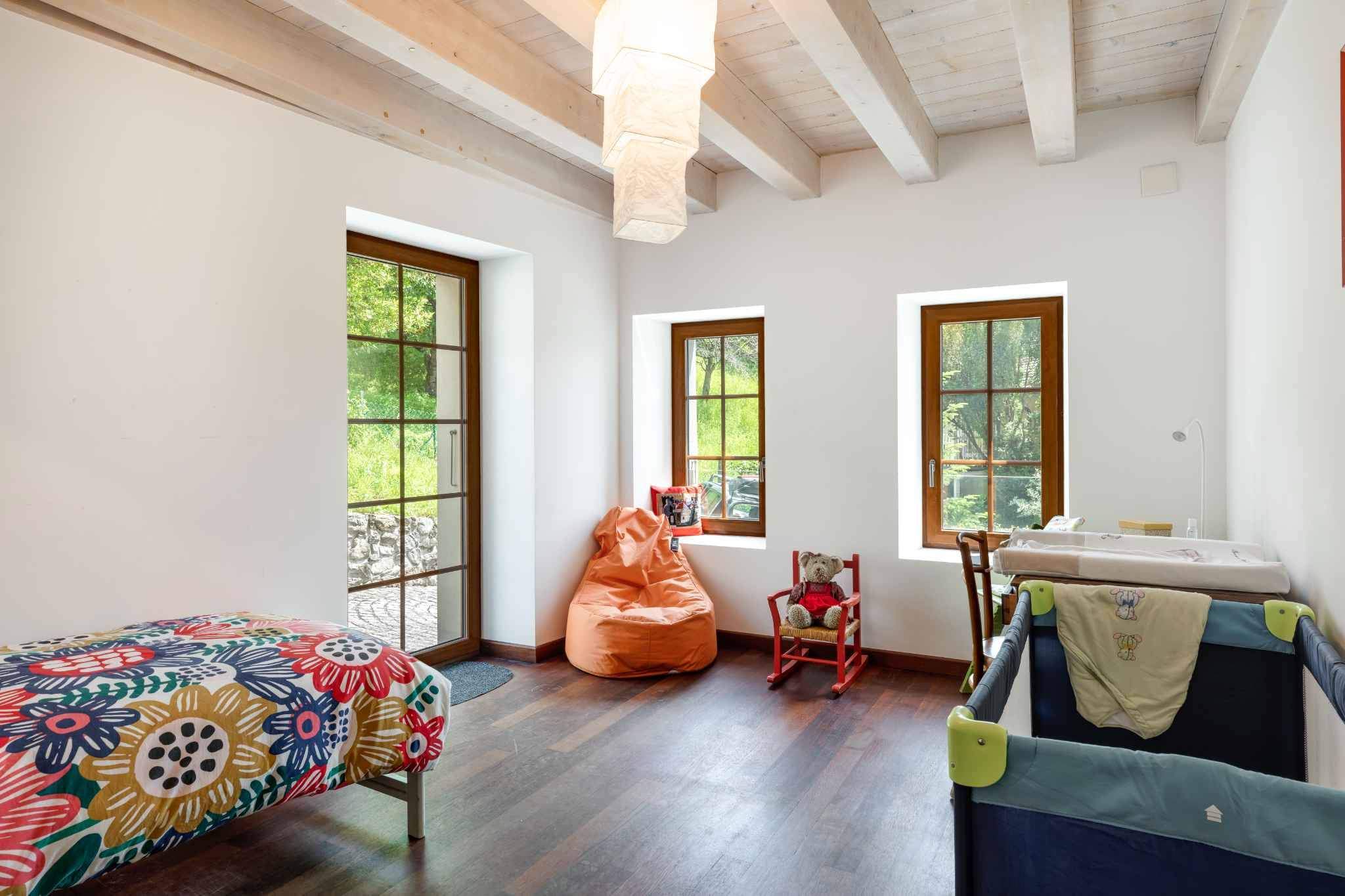 Montreux  - House 5 Bedrooms - picture 11