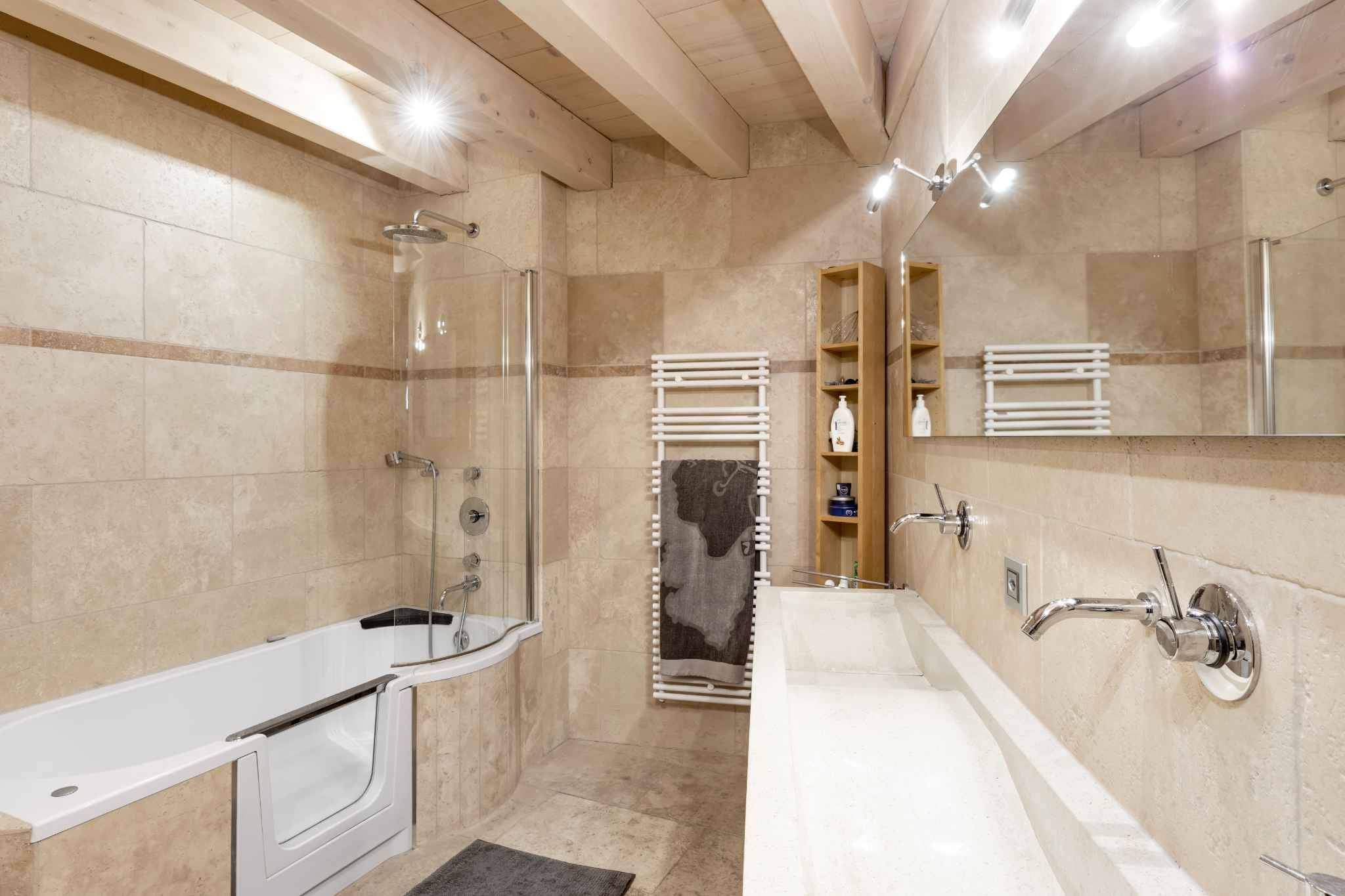 Montreux  - House 5 Bedrooms - picture 12