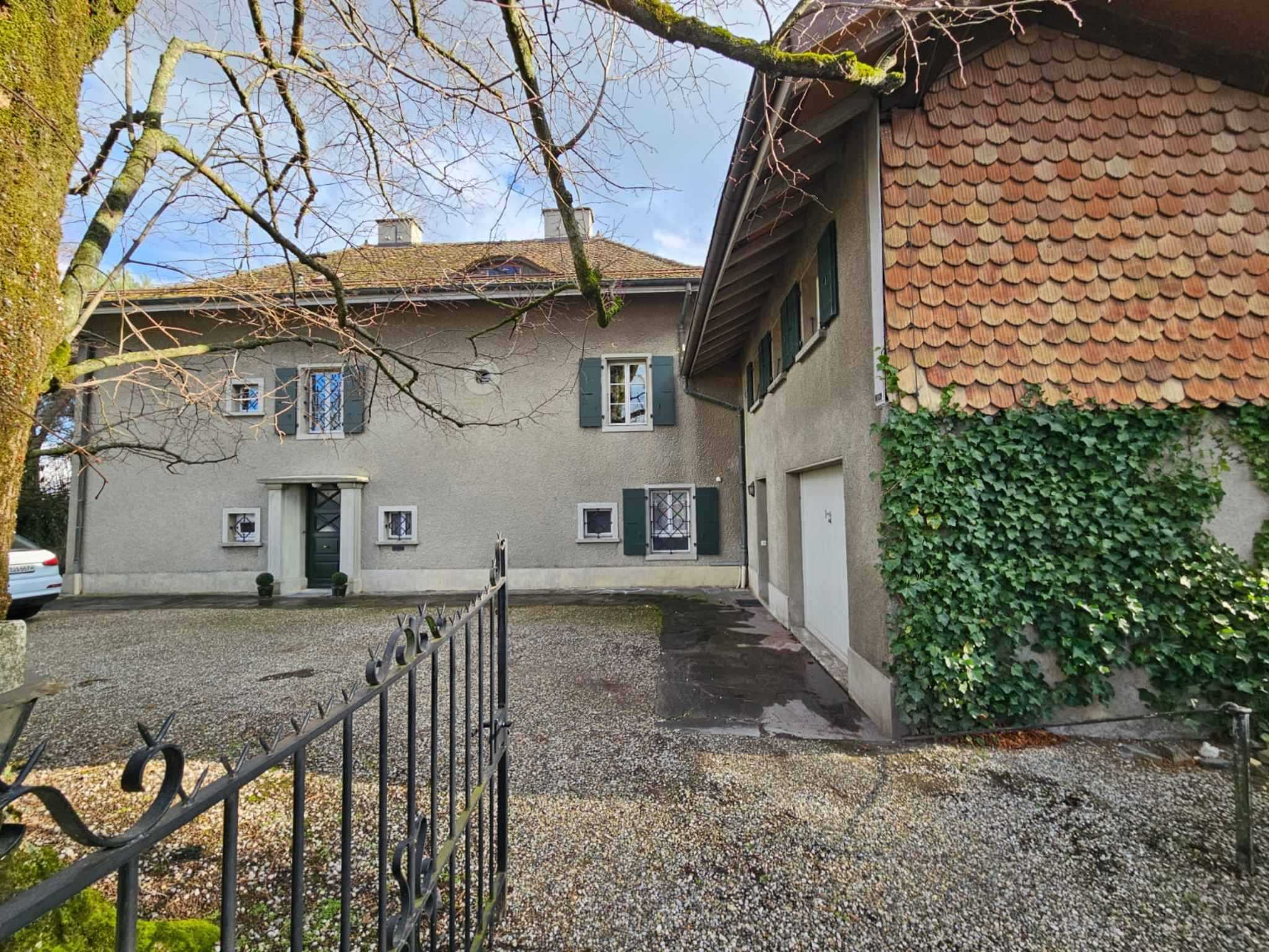 Tolochenaz  - House 8 Bedrooms