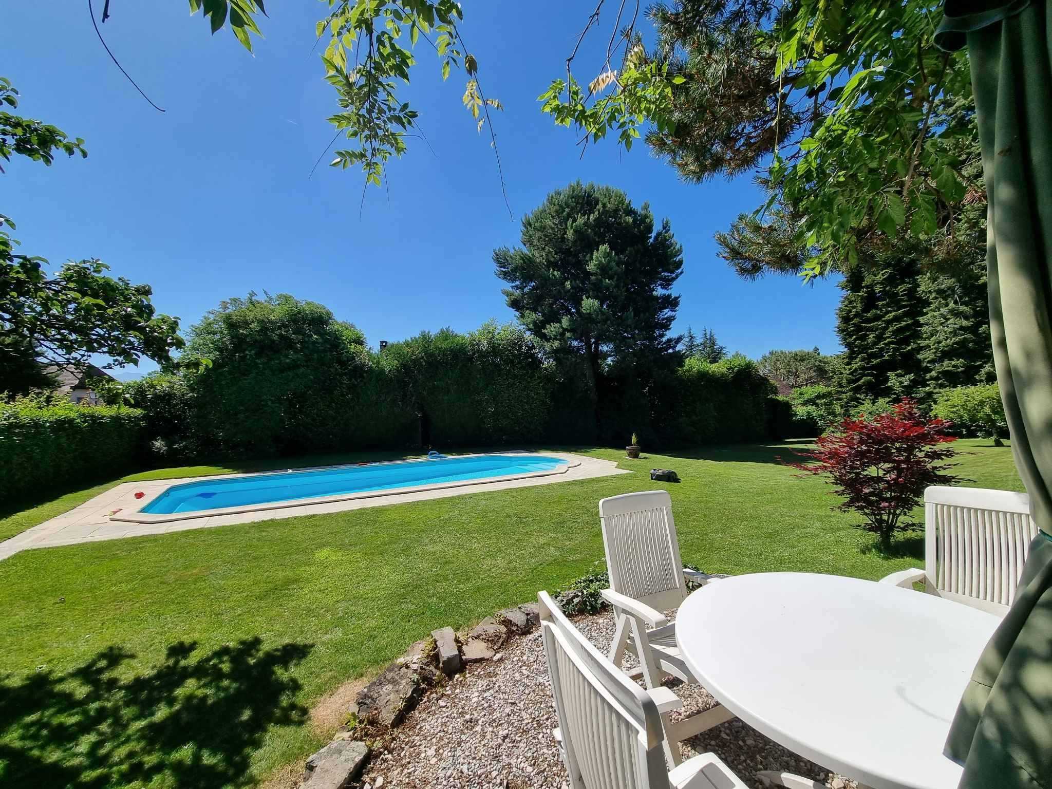 Tolochenaz  - House 8 Bedrooms