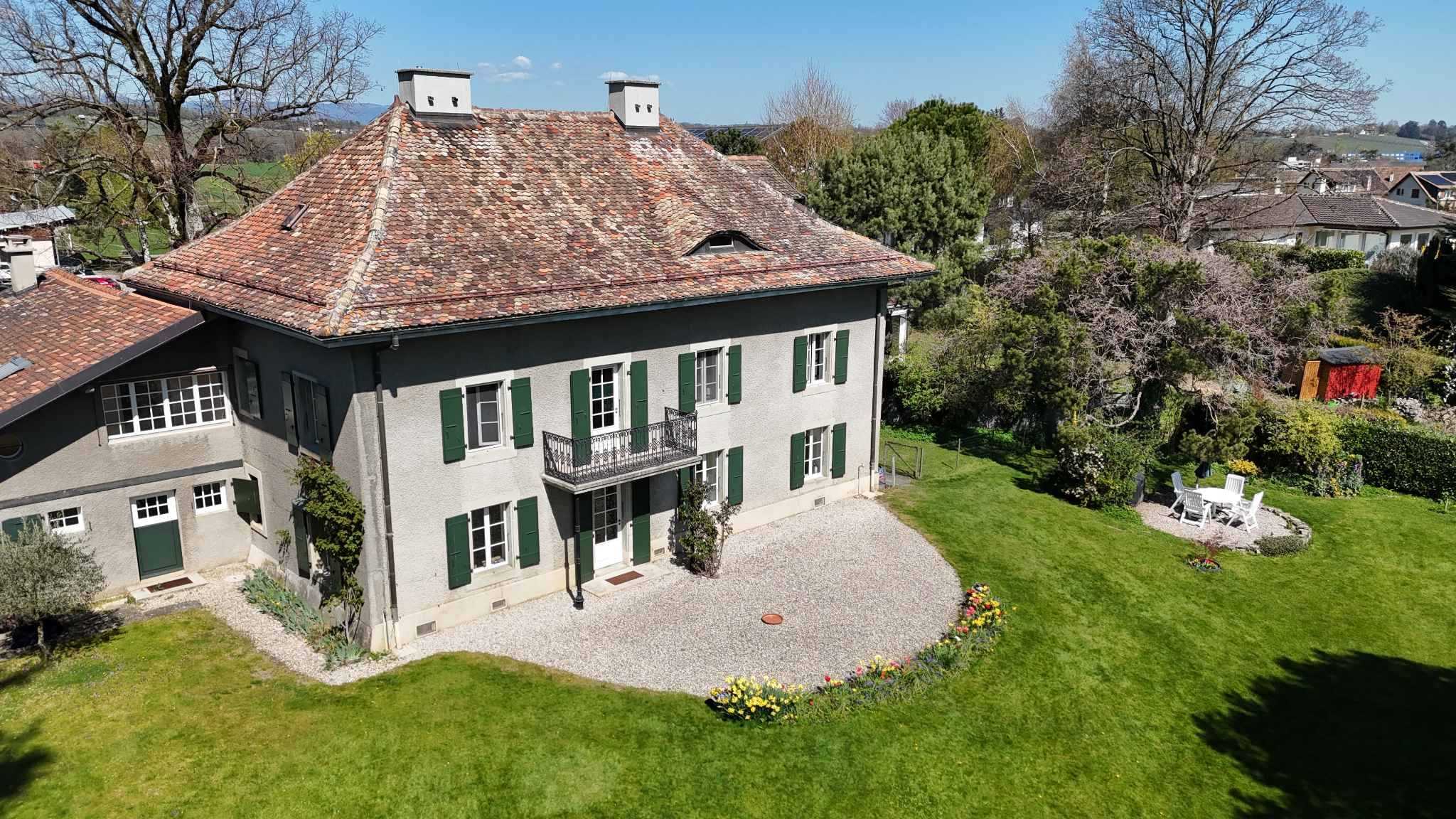 Tolochenaz  - House 8 Bedrooms