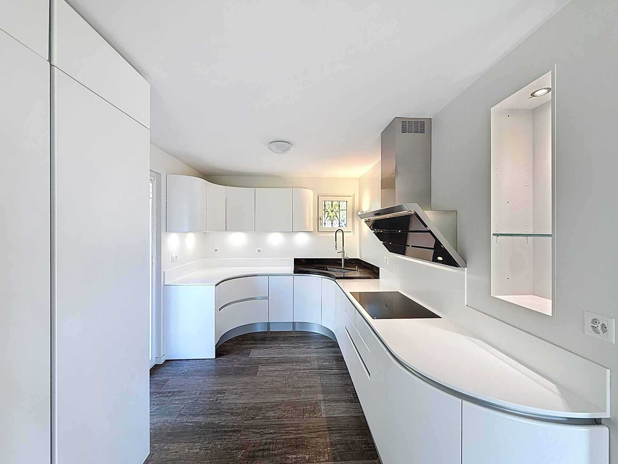 Tolochenaz  - House 4 Bedrooms