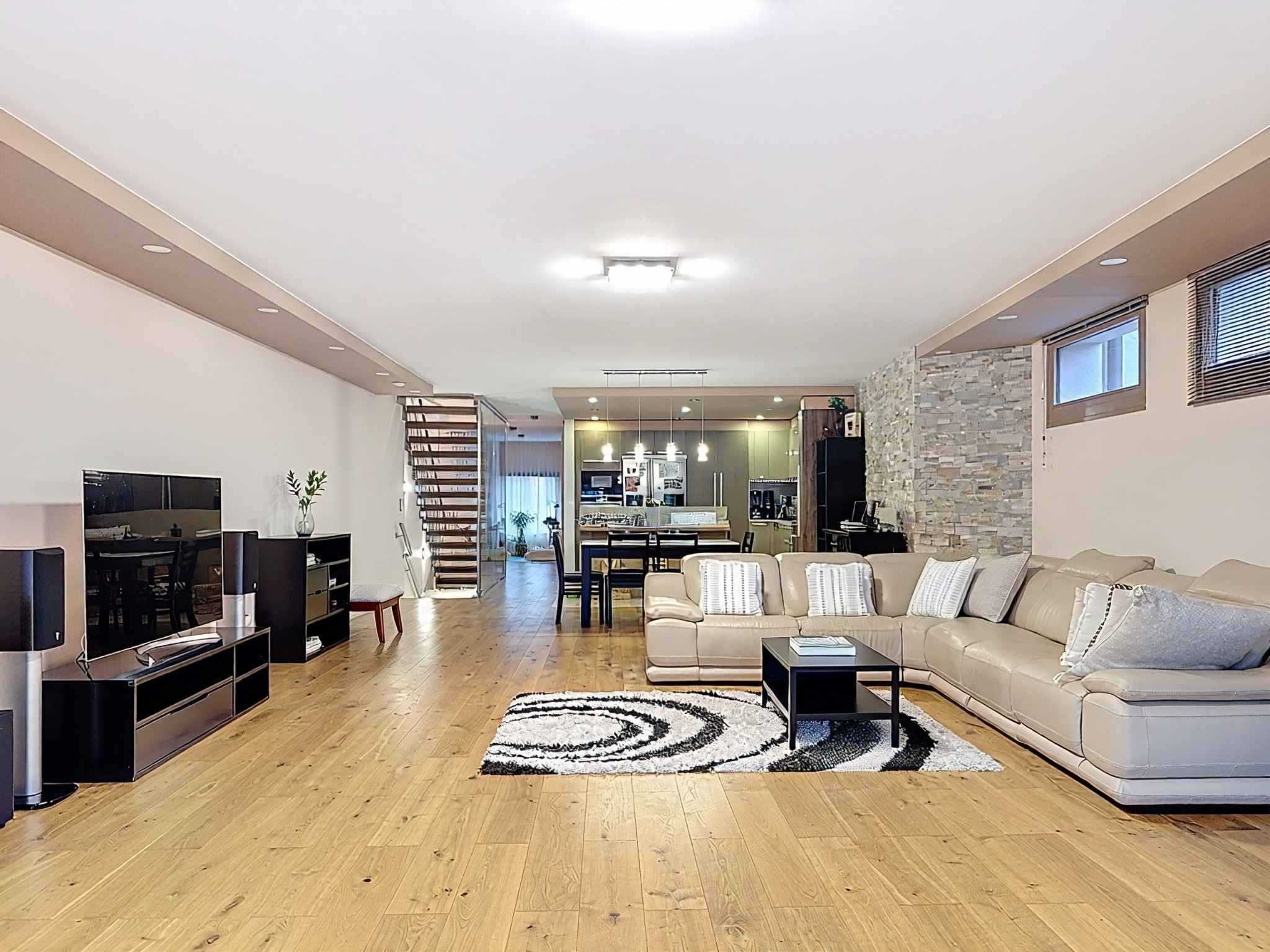 Clarmont  - Maison 8.0 Pi&egrave;ces 6 Chambres