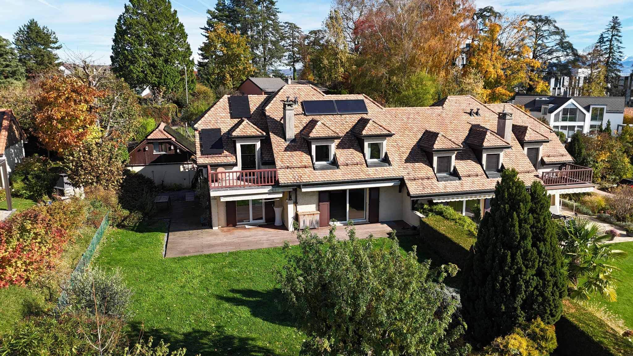 Tolochenaz  - House 4 Bedrooms - picture 1