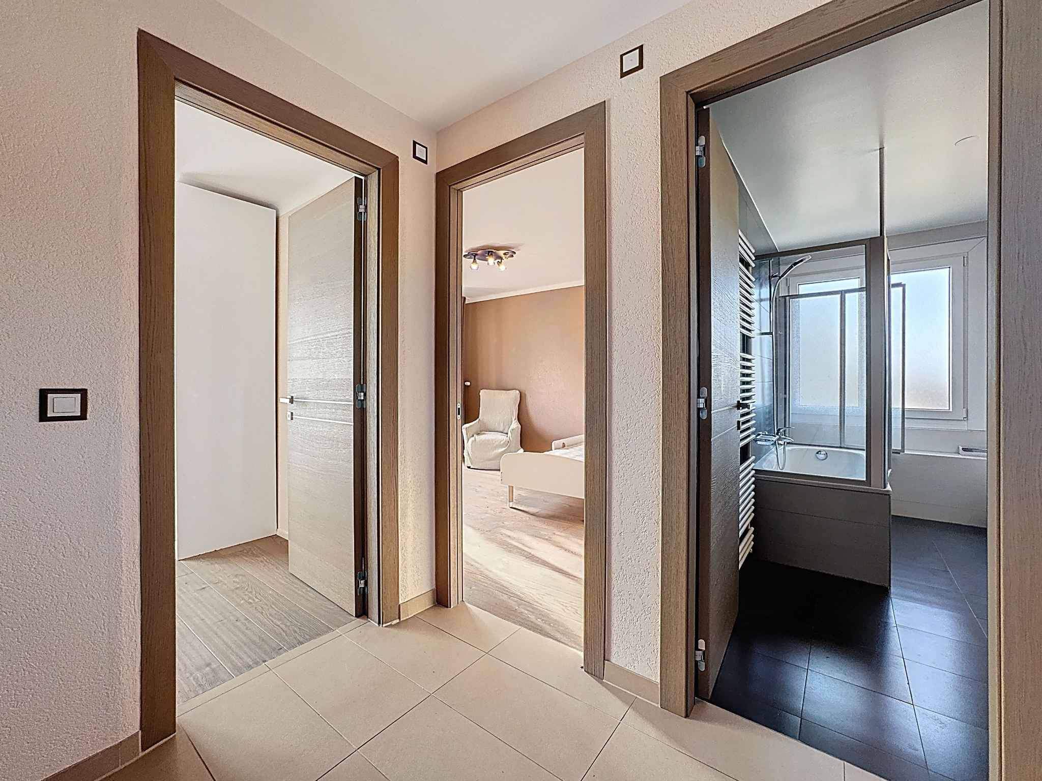 Tolochenaz  - Maison 8.5 Pi&egrave;ces 6 Chambres - picture 9