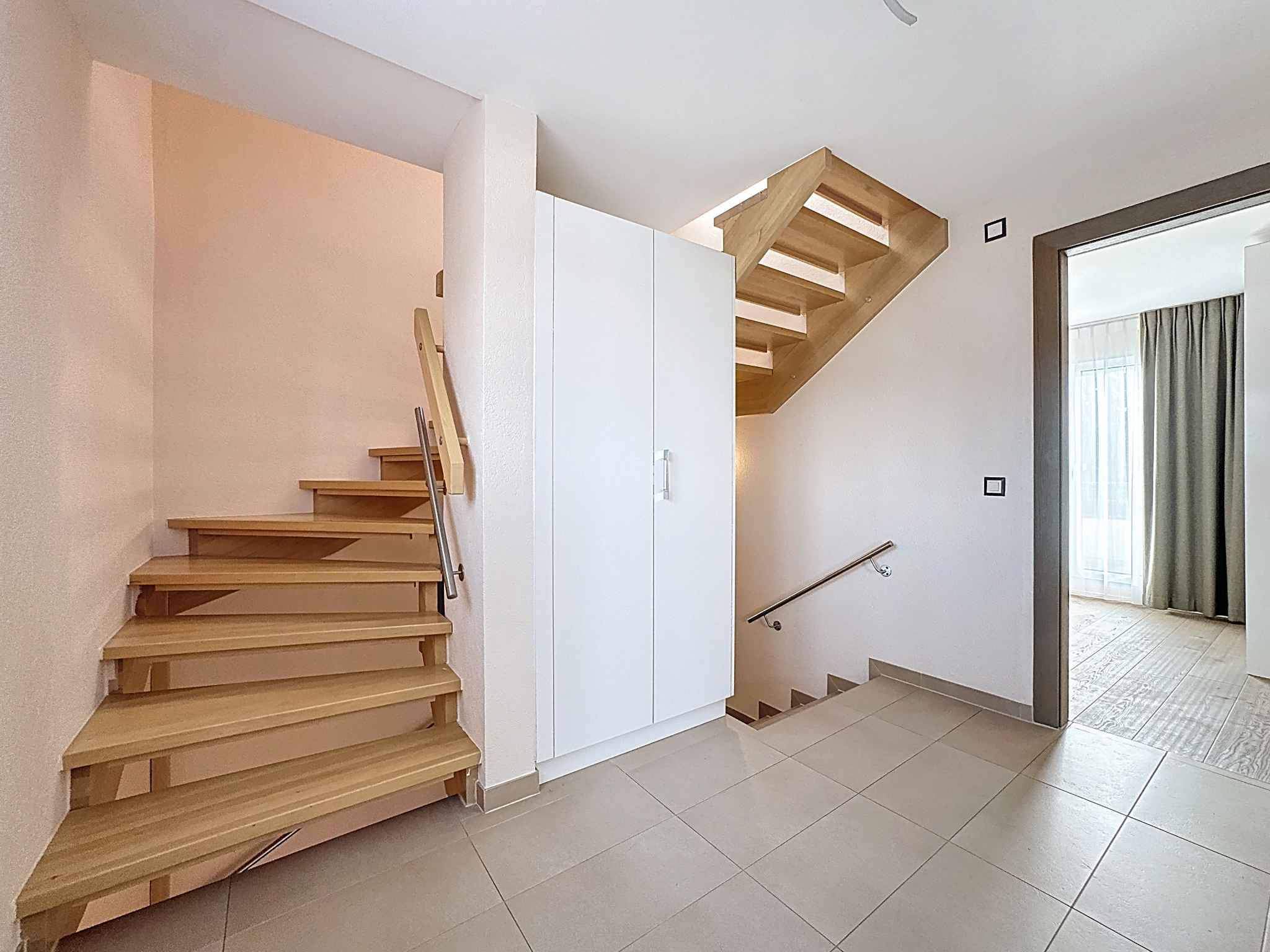 Tolochenaz  - Maison 8.5 Pi&egrave;ces 6 Chambres - picture 8