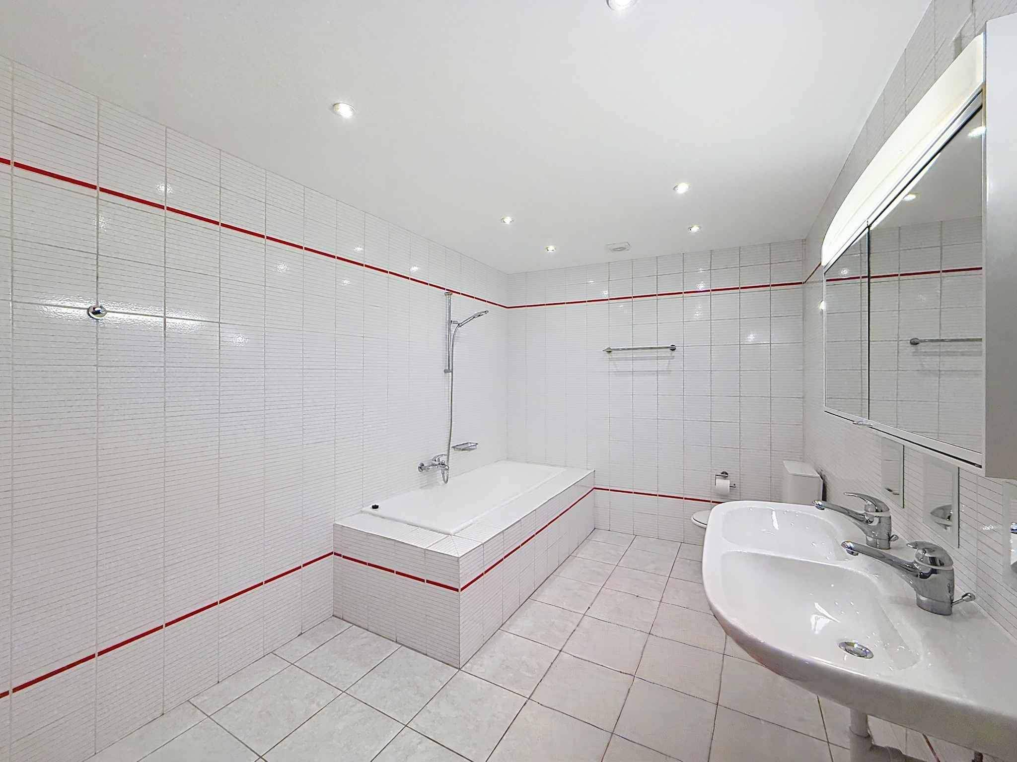 Montricher  - Maison de village 7.0 Pi&egrave;ces 5 Chambres - picture 12