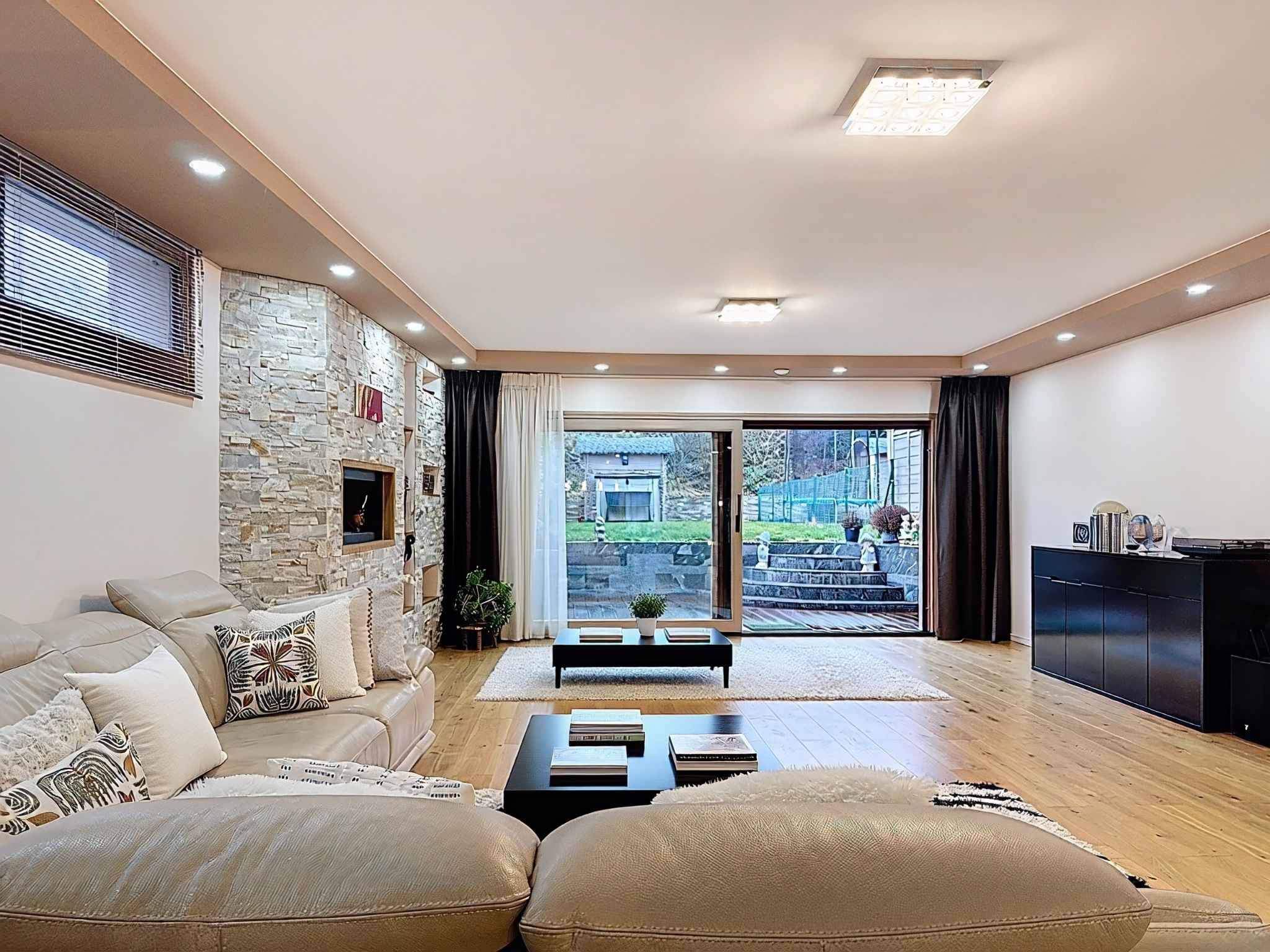 Clarmont  - Maison 8.0 Pi&egrave;ces 6 Chambres - picture 2