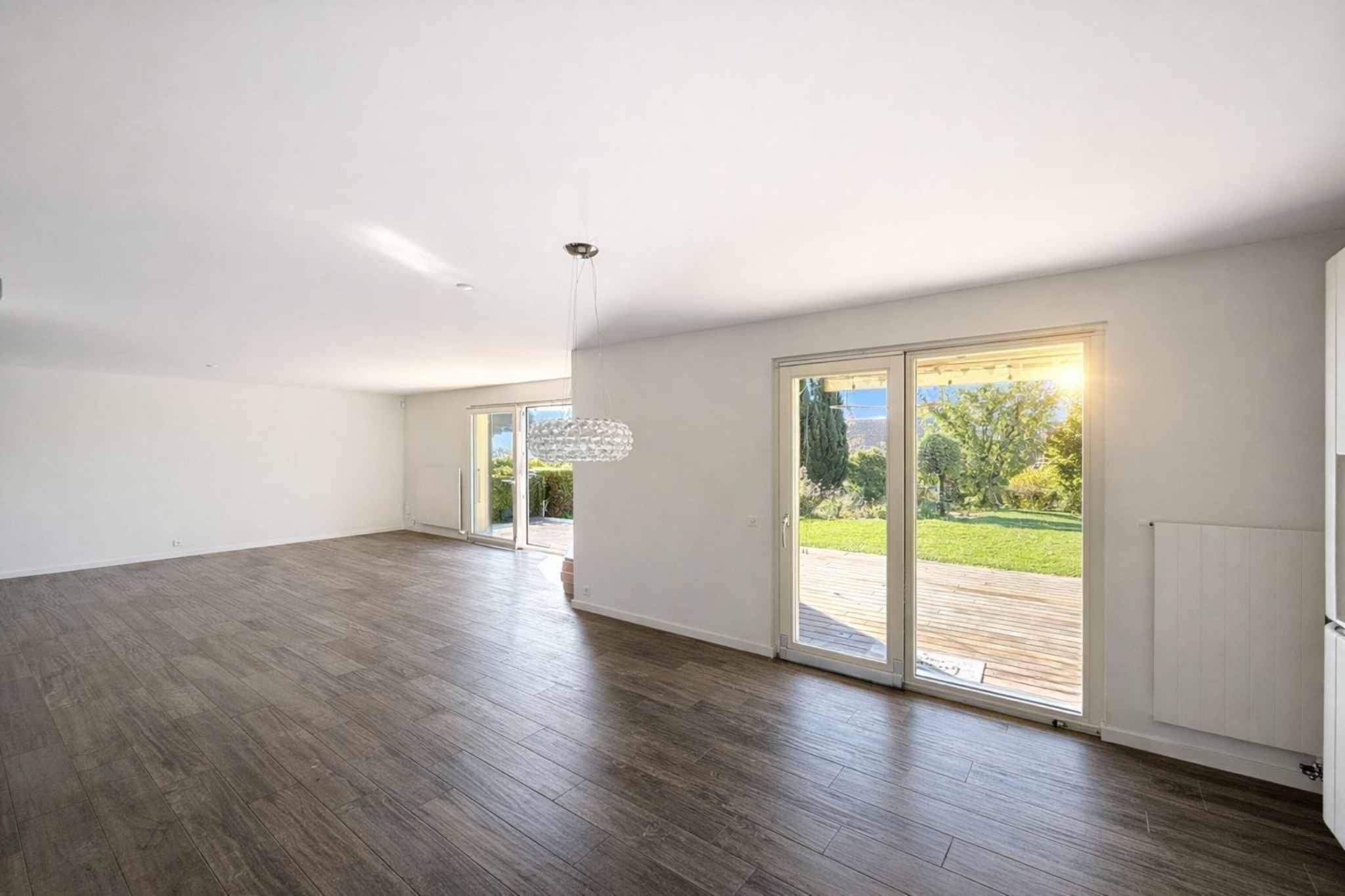 Tolochenaz  - Maison 5.5 Pi&egrave;ces 4 Chambres - picture 2