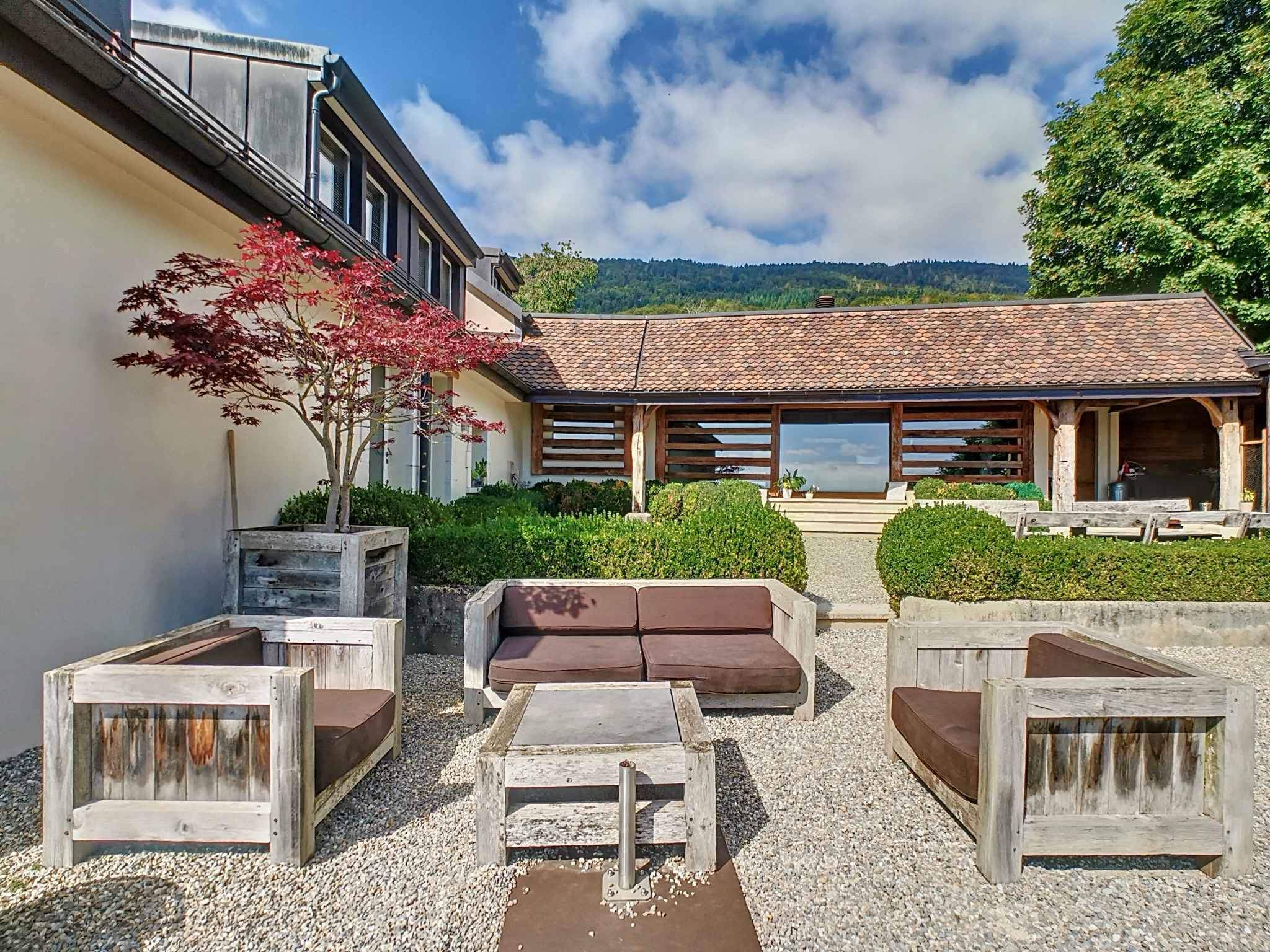 Villars-Burquin  - House 5 Bedrooms - picture 1