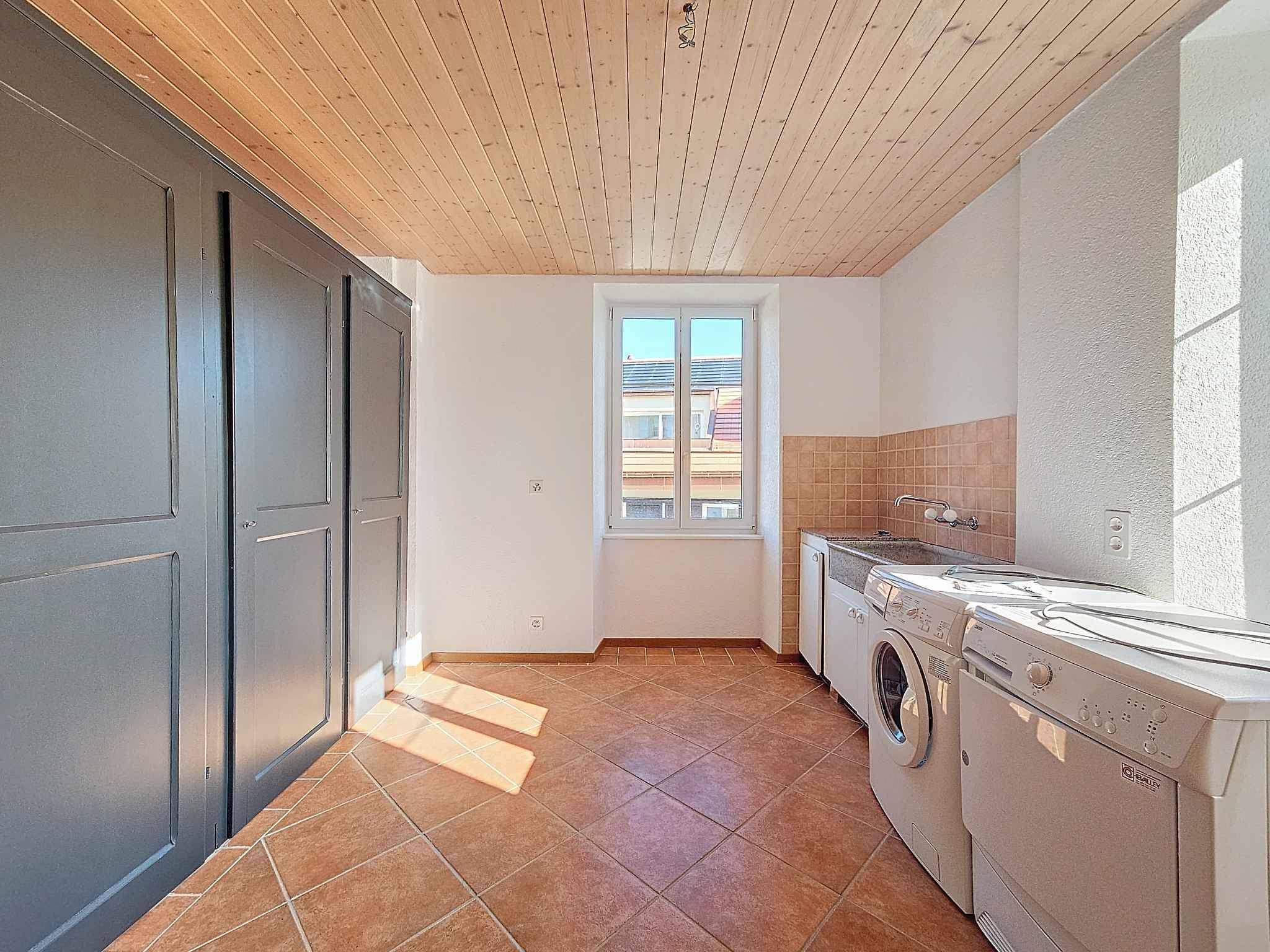 Epautheyres  - Maison 6.5 Pi&egrave;ces 4 Chambres - picture 9