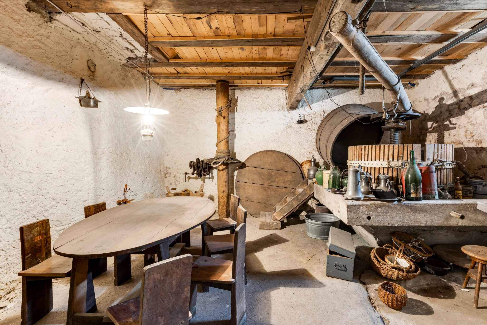 Orbe  - House 8 Bedrooms - picture 11