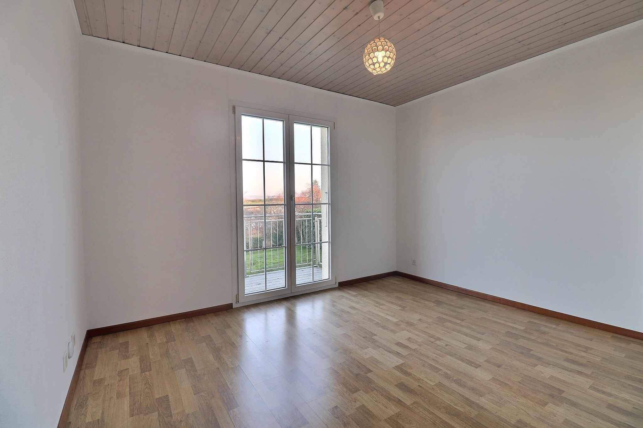 Ursins  - Maison 6.5 Pi&egrave;ces 5 Chambres - picture 12