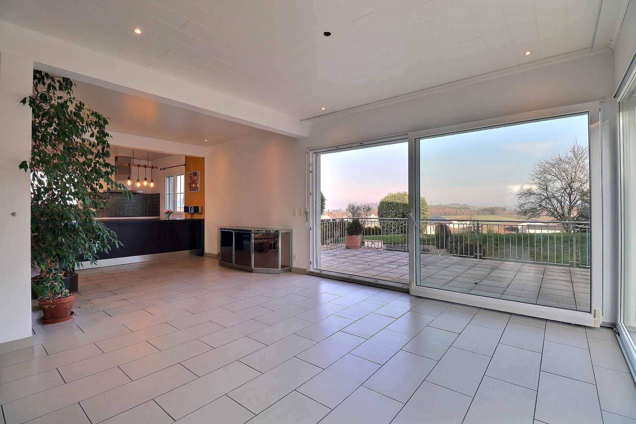 Ursins  - Maison 6.5 Pi&egrave;ces 5 Chambres - picture 6