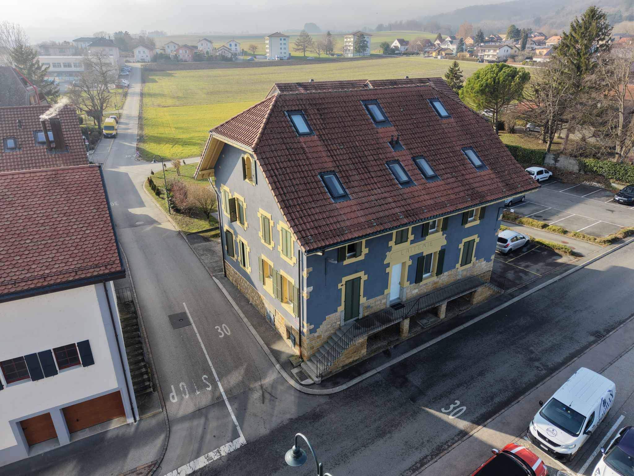 Champagne  - Immeuble  - picture 1