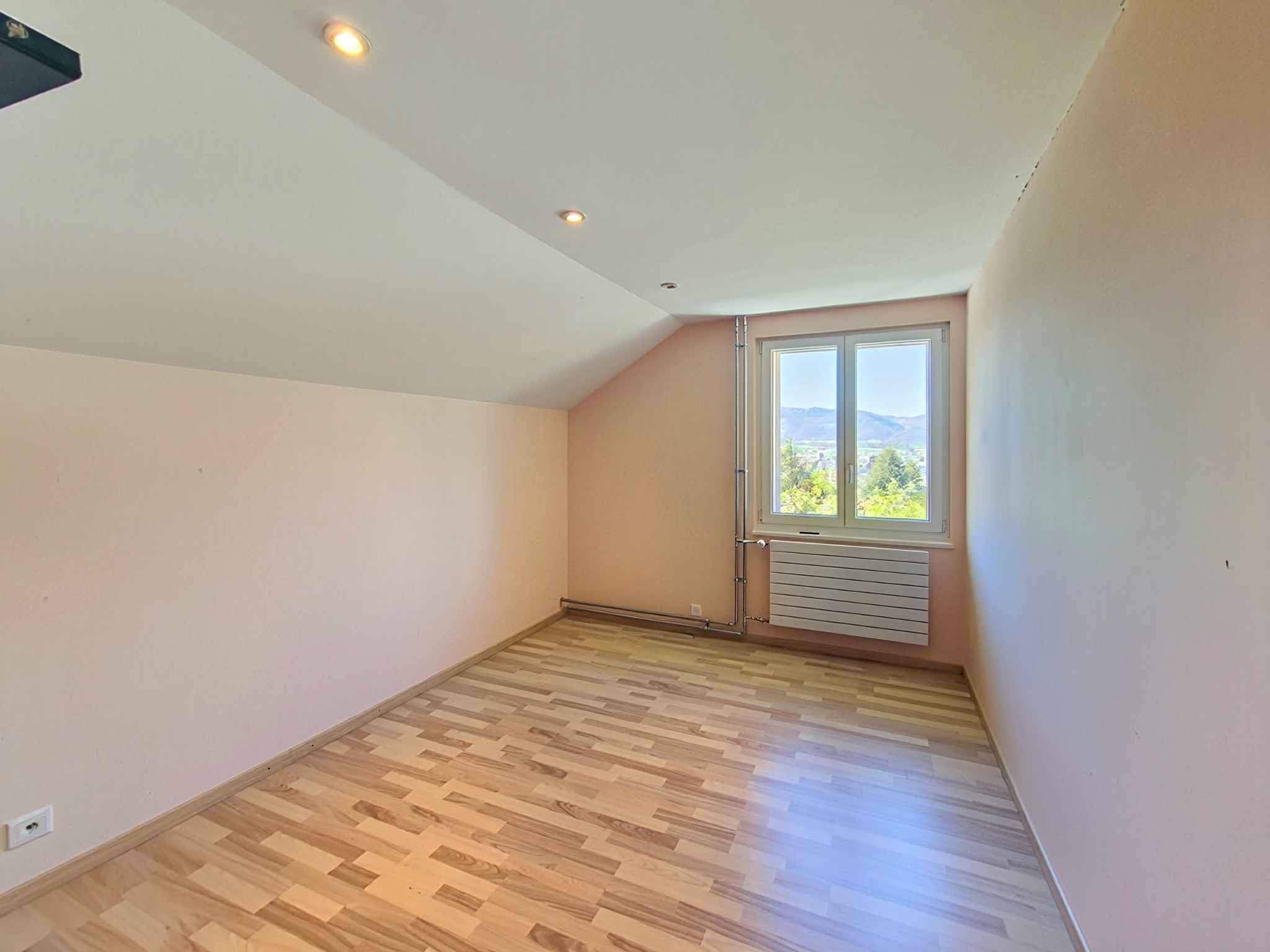 Yverdon-les-Bains  - Maison 5.5 Pi&egrave;ces 4 Chambres - picture 6