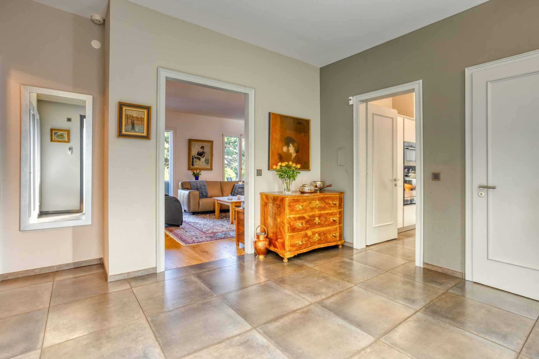 Sion  - House 5 Bedrooms