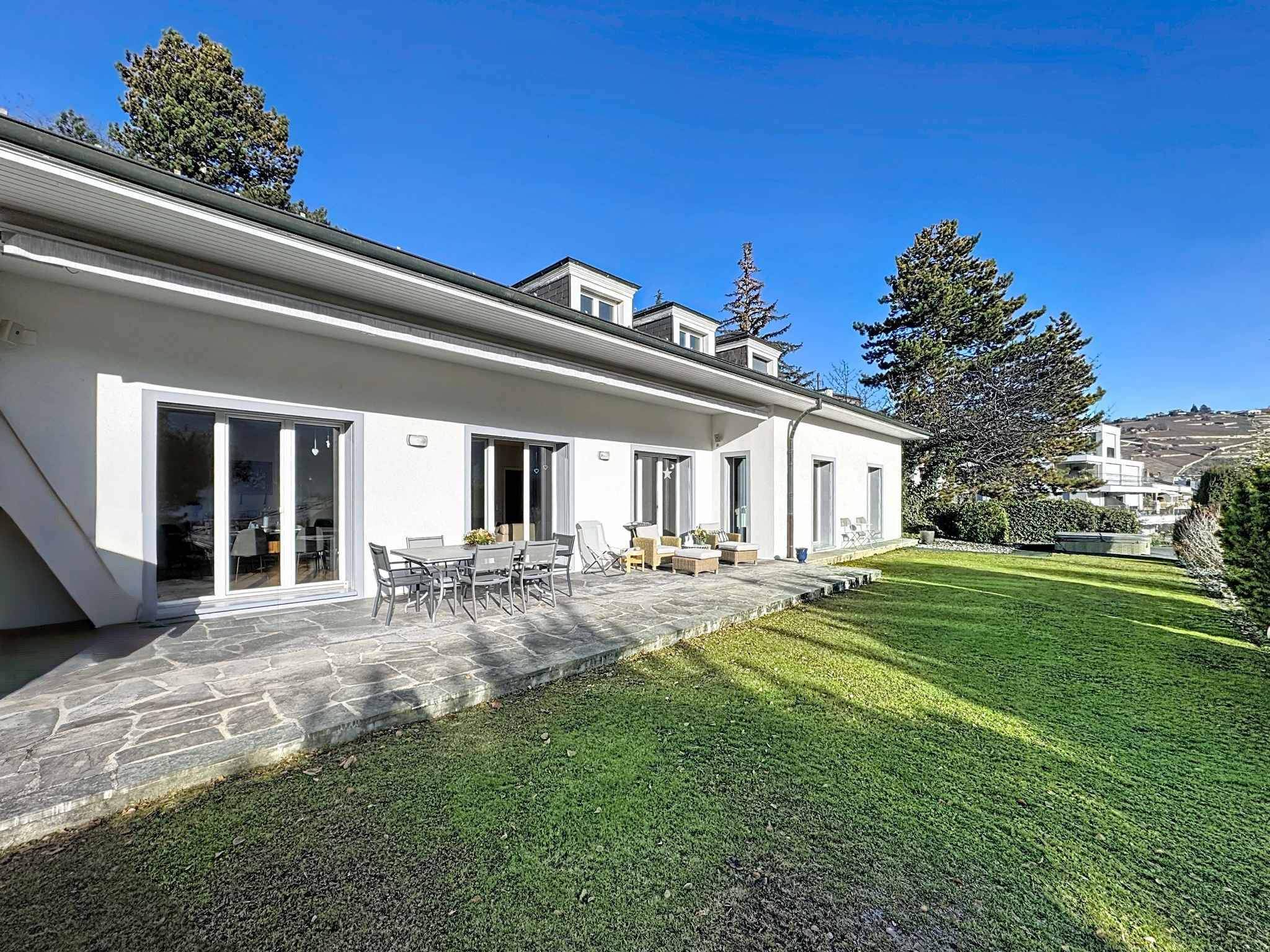 Sion  - House 5 Bedrooms - picture 1