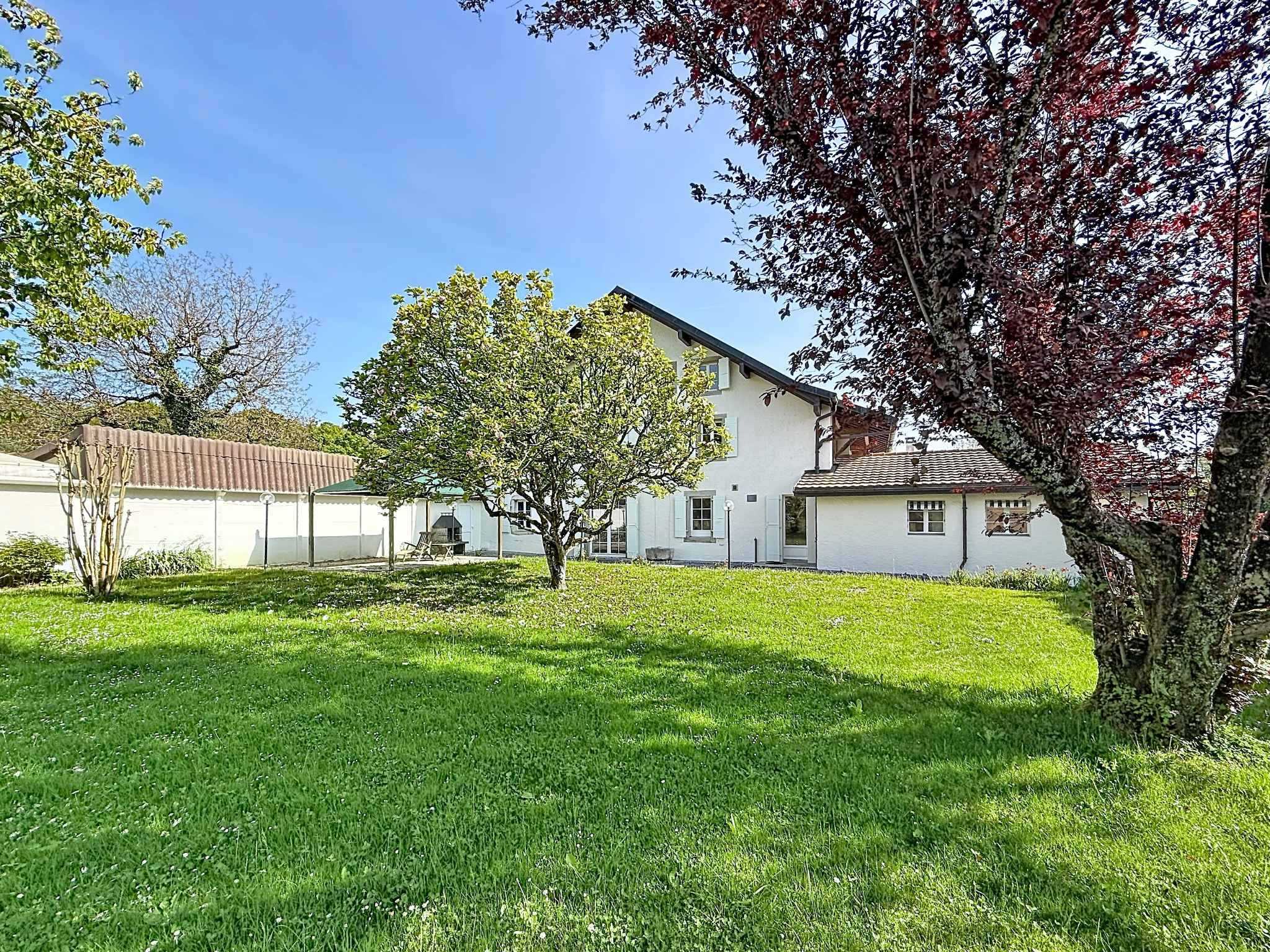 Céligny  - Maison de village 8.5 Pi&egrave;ces 4 Chambres