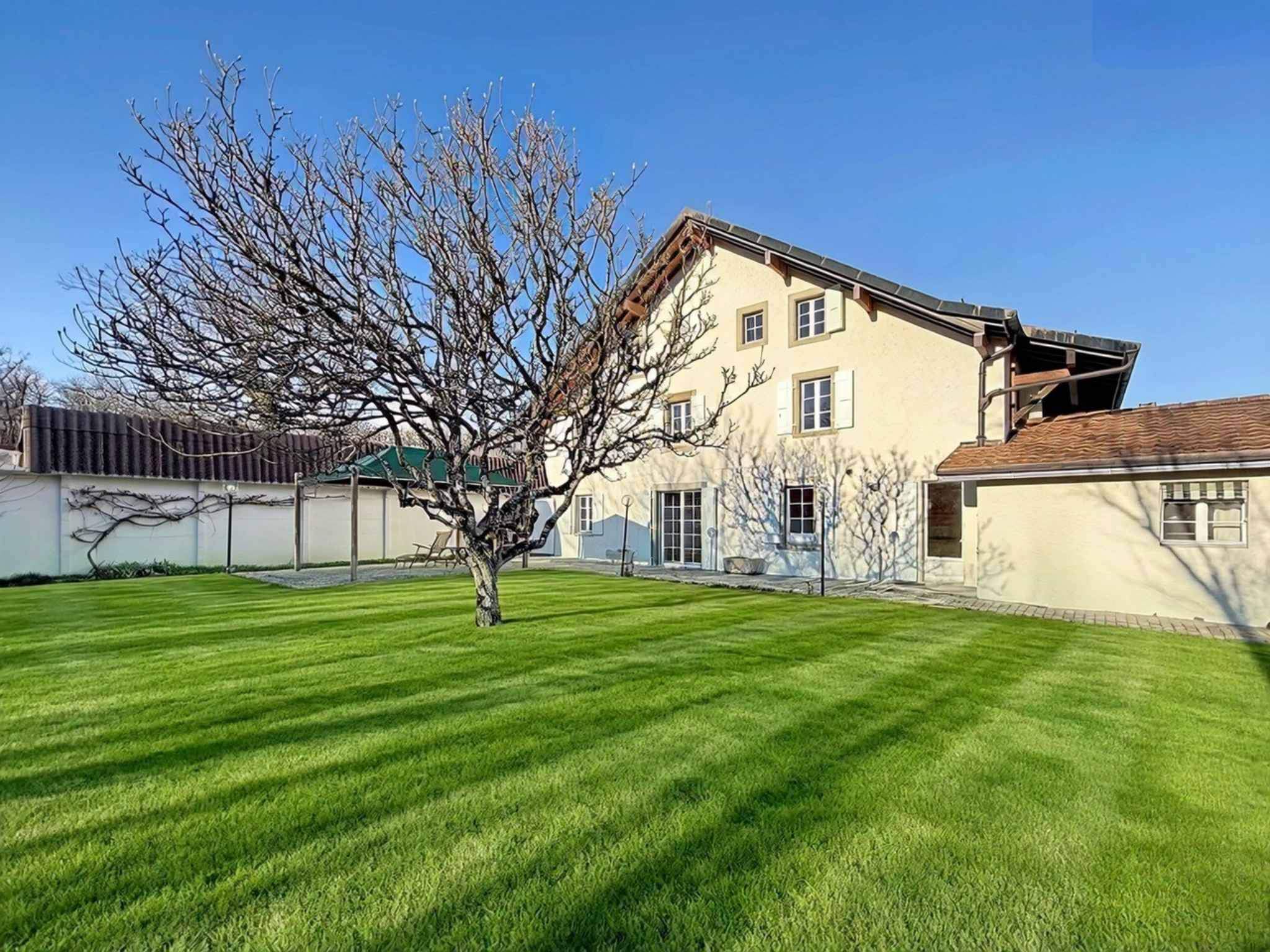 Céligny  - Maison de village 8.5 Pi&egrave;ces 4 Chambres - picture 1