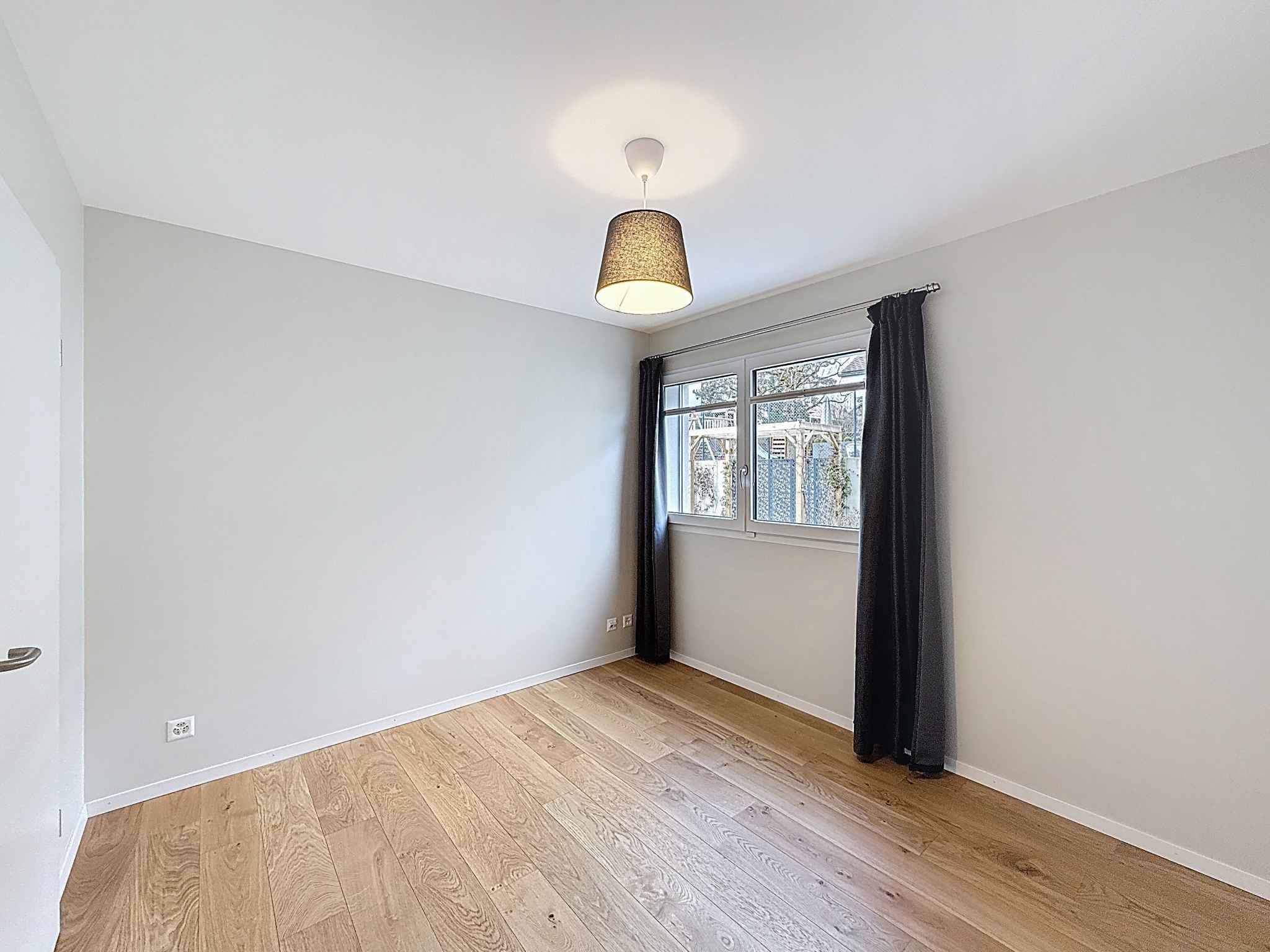 Nyon  - Maison 5.5 Pi&egrave;ces 4 Chambres - picture 7